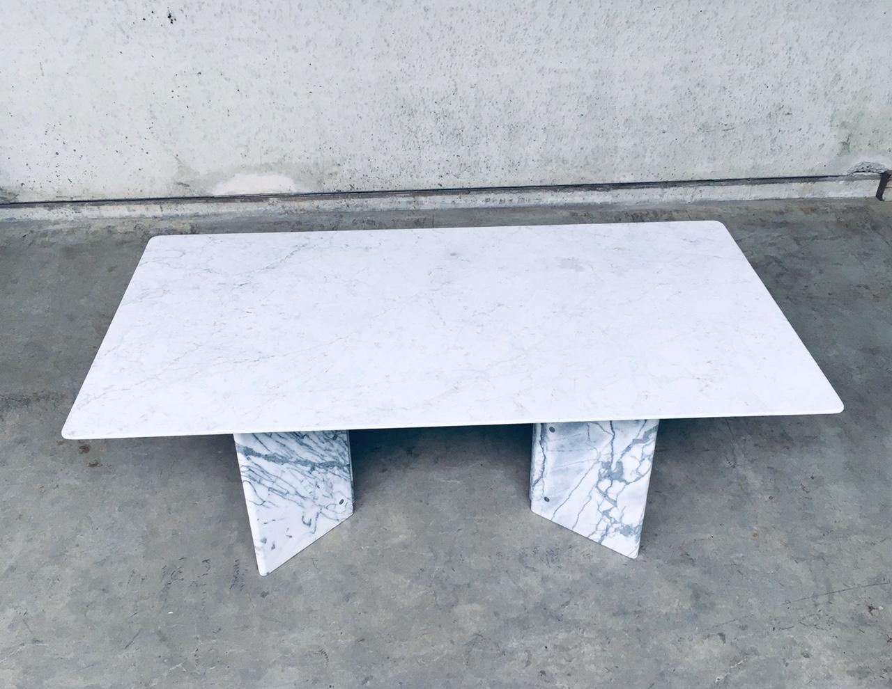 Postmodern Italian Design Carrara Marble Dining Table 1970's For Sale 4