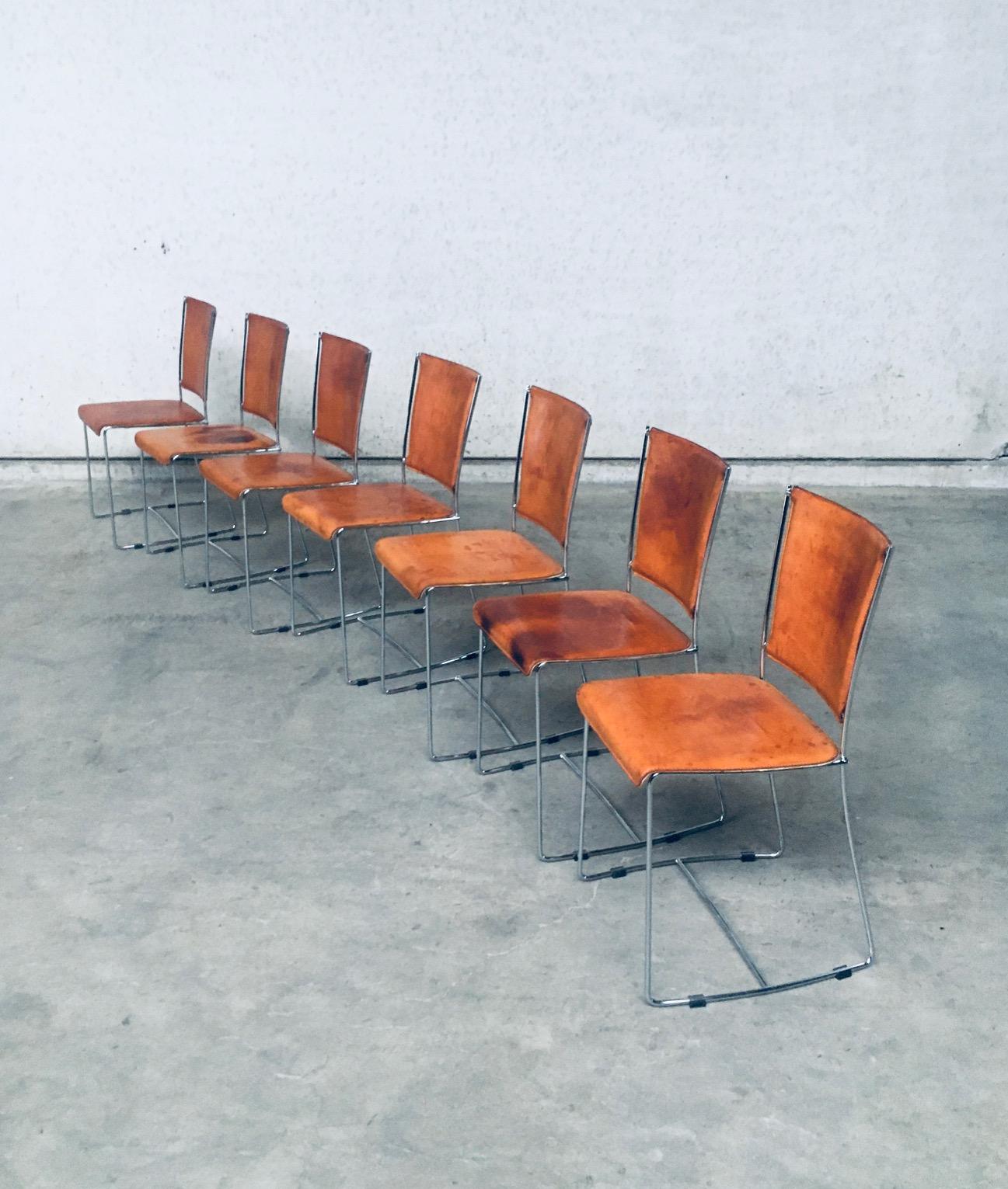 Ensemble de chaises de salle à manger en cuir au design italien postmoderne par Segis, Italie, années 1990 Bon état - En vente à Oud-Turnhout, VAN