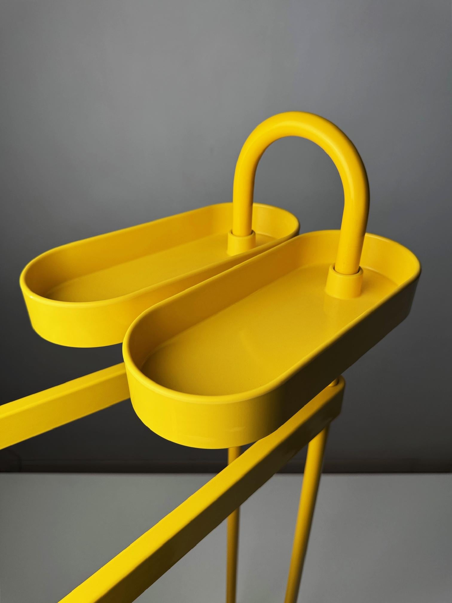Post-Modern Postmodern Italian design Valet / Towel Rack by Metalplastica Luccese, 1980s For Sale