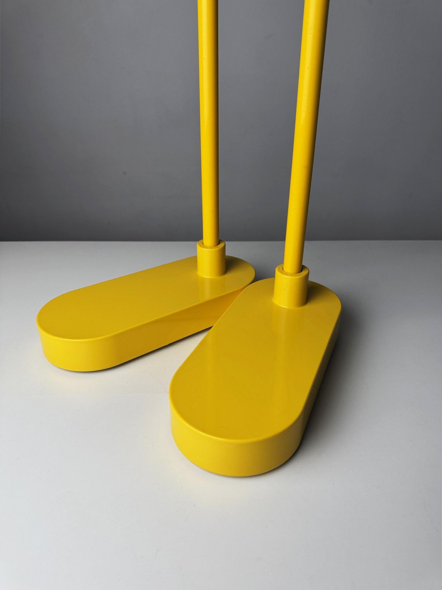Late 20th Century Postmodern Italian design Valet / Towel Rack by Metalplastica Luccese, 1980s For Sale