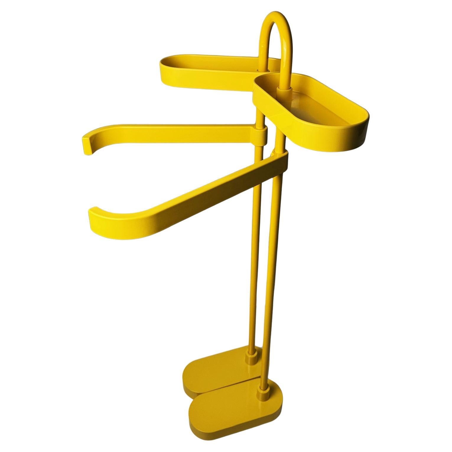 Postmodern Italian design Valet / Towel Rack by Metalplastica Luccese, 1980s For Sale