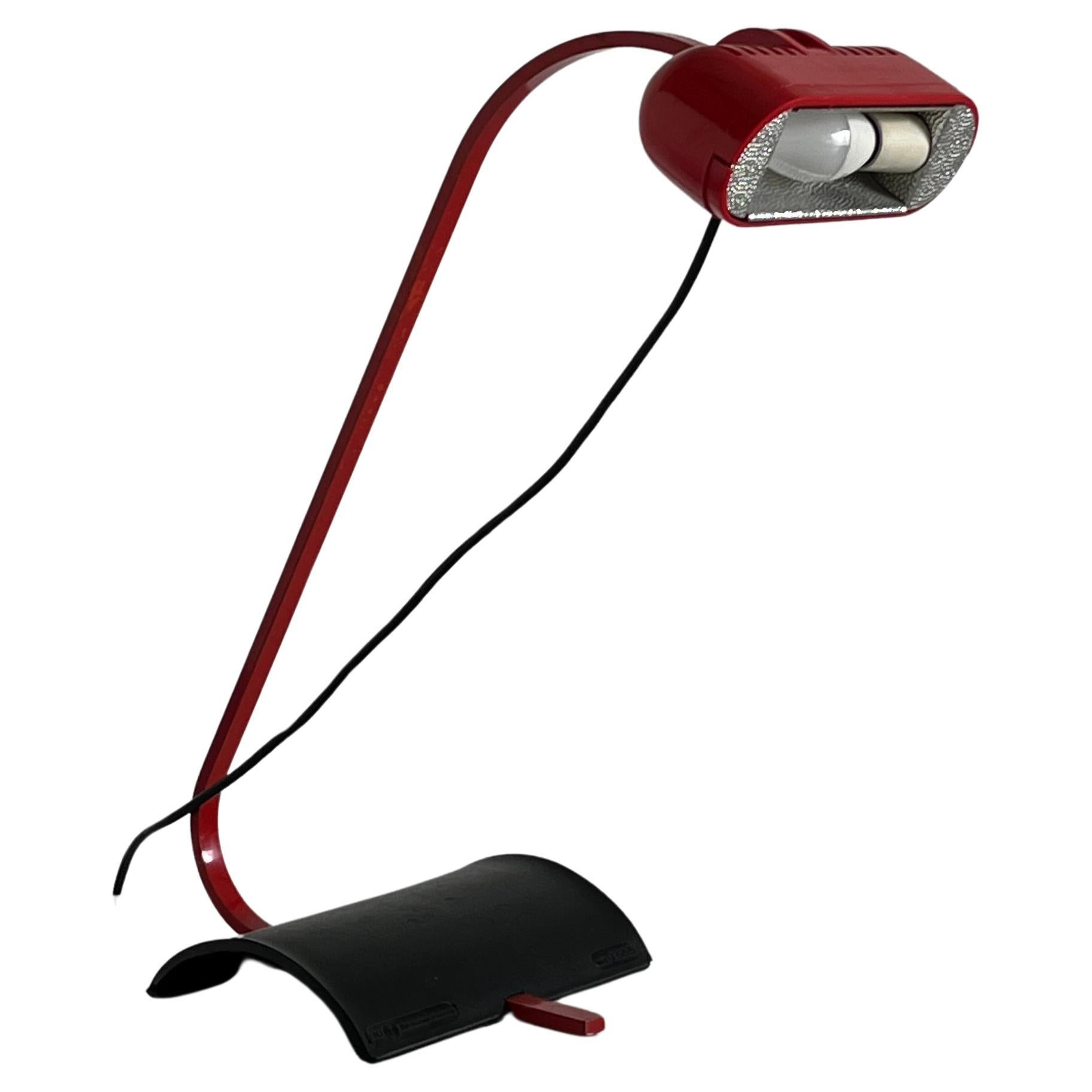 Lámpara de escritorio italiana posmoderna Modelo "Modelo T555" de Luci Illuminazione di Interni