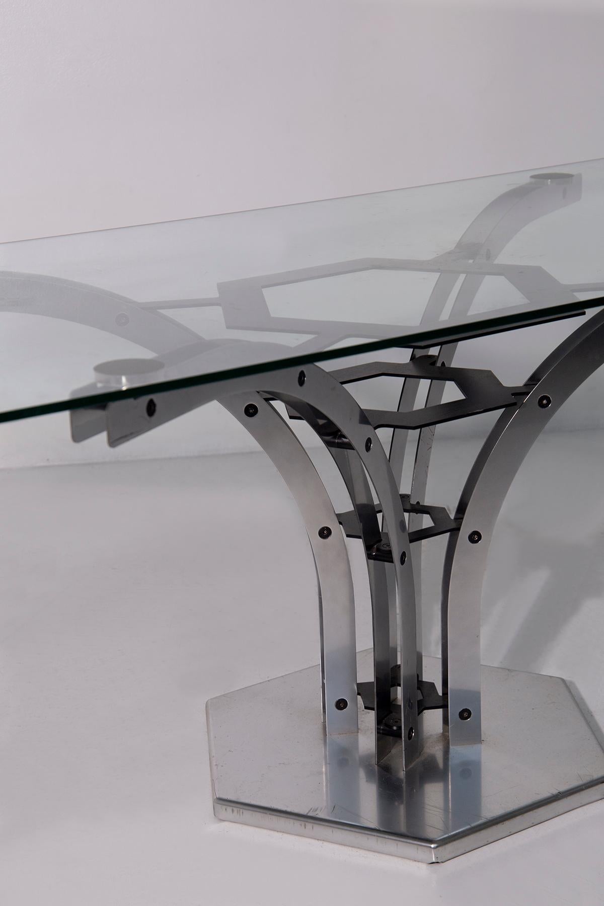 Late 20th Century Postmodern Italian Dining table in stell and metal For Sale