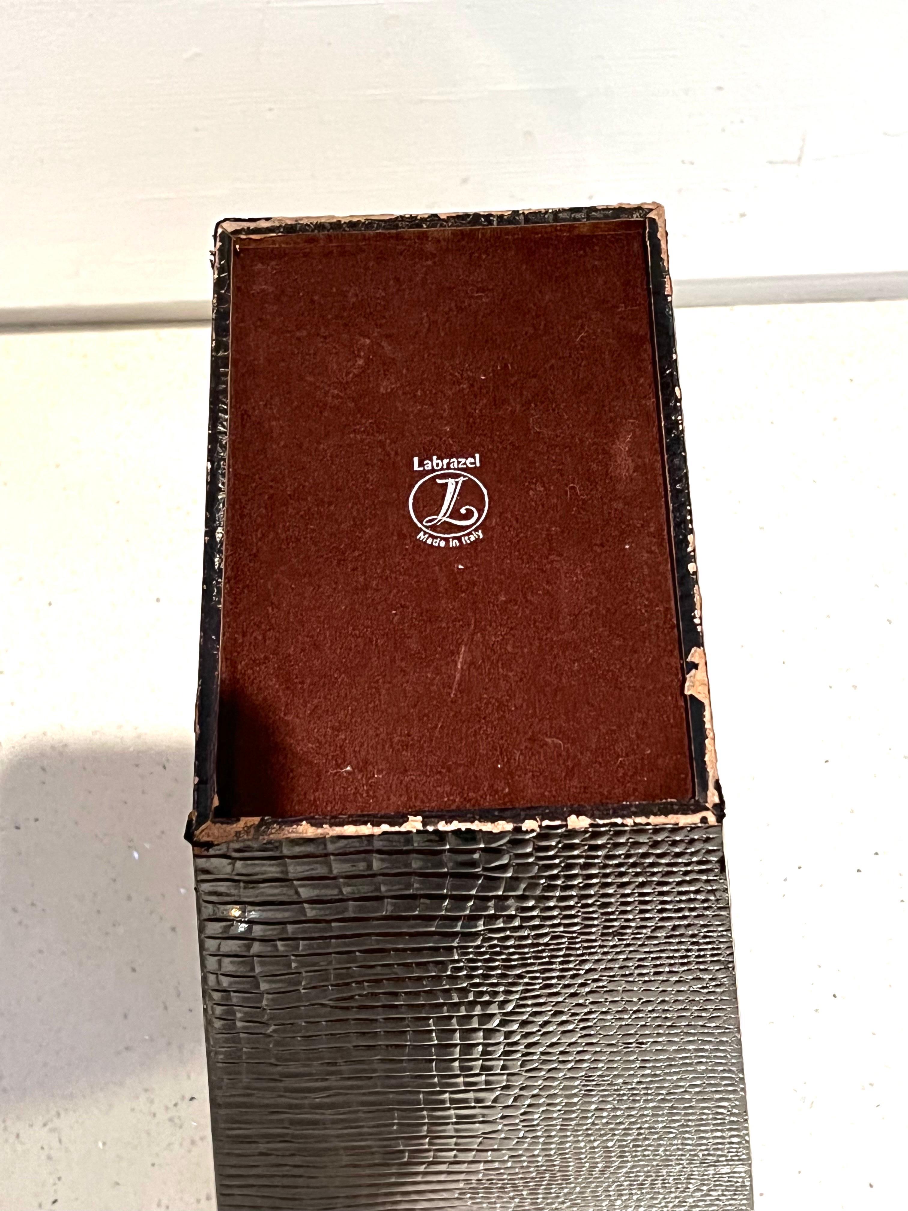 Coffret italien postmoderne en faux cuir de Labrazel en vente 1