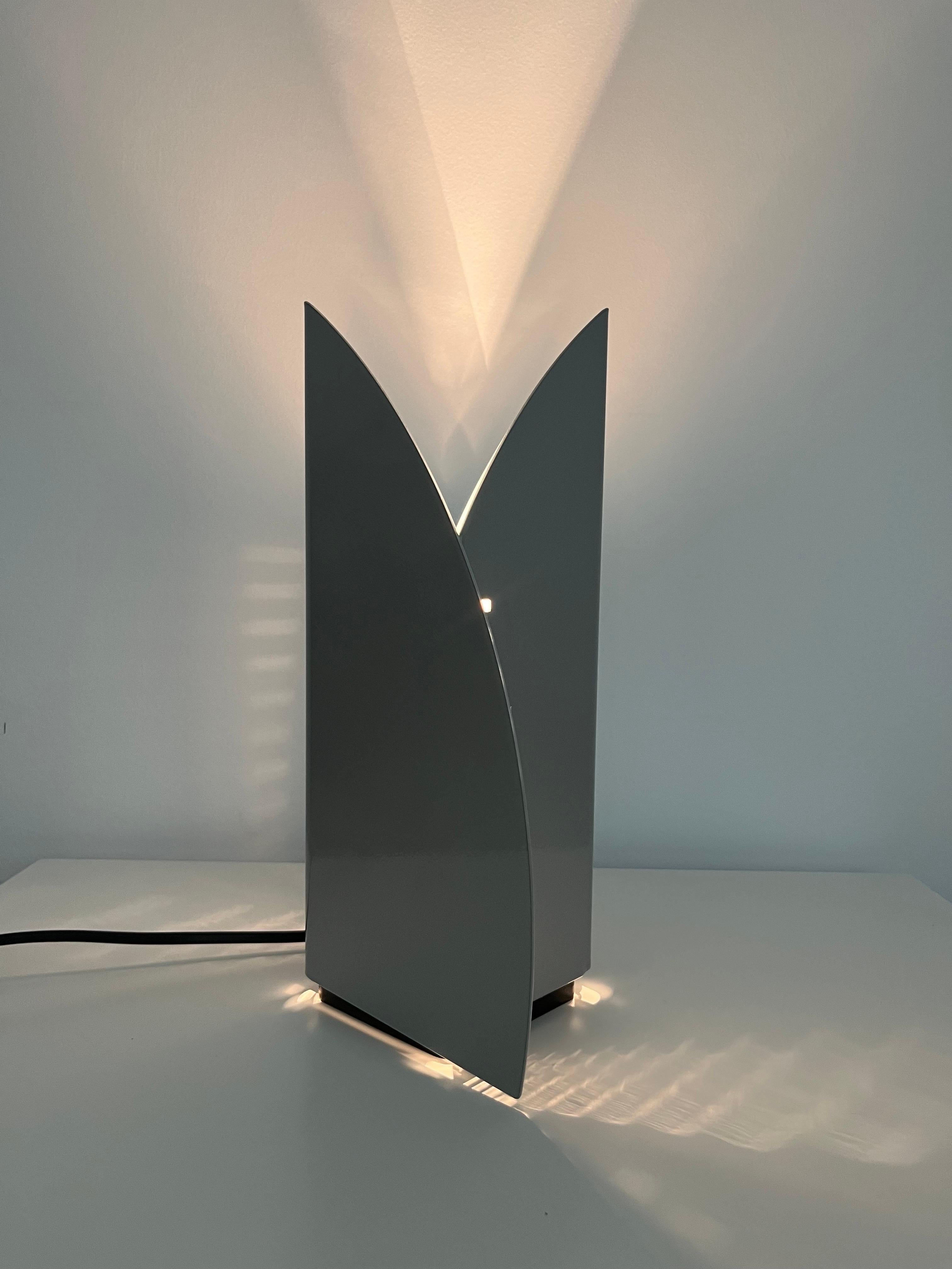 Postmodern Italian Grey Metal Table Lamp, 1970s For Sale 3