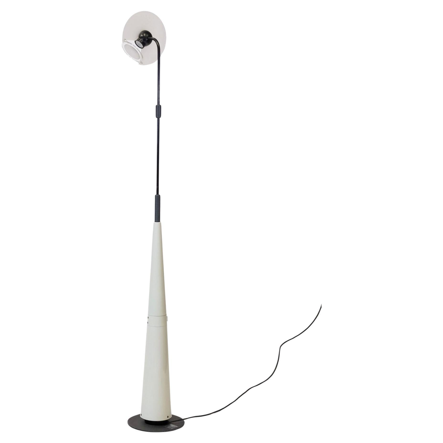 Verstellbare postmoderne italienische Stehlampe mit italienischer Höhe von Arteluce, Modell Club 1195, 1980 im Angebot