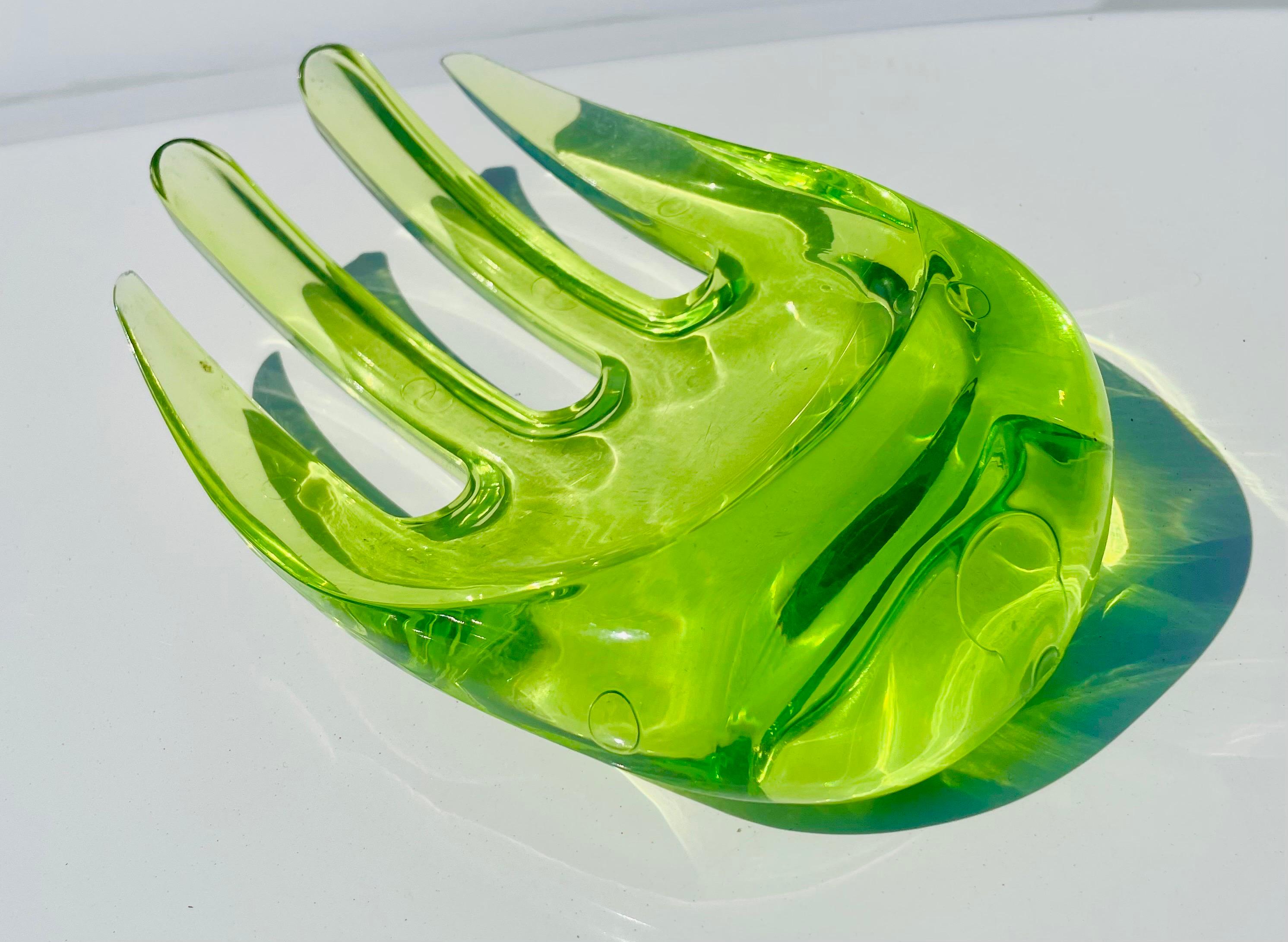 Very cool and unique hand soap dish circa 1980s got in Italy a few years ago, made of lucite with a green fluorescent color, a great piece of pop art.
