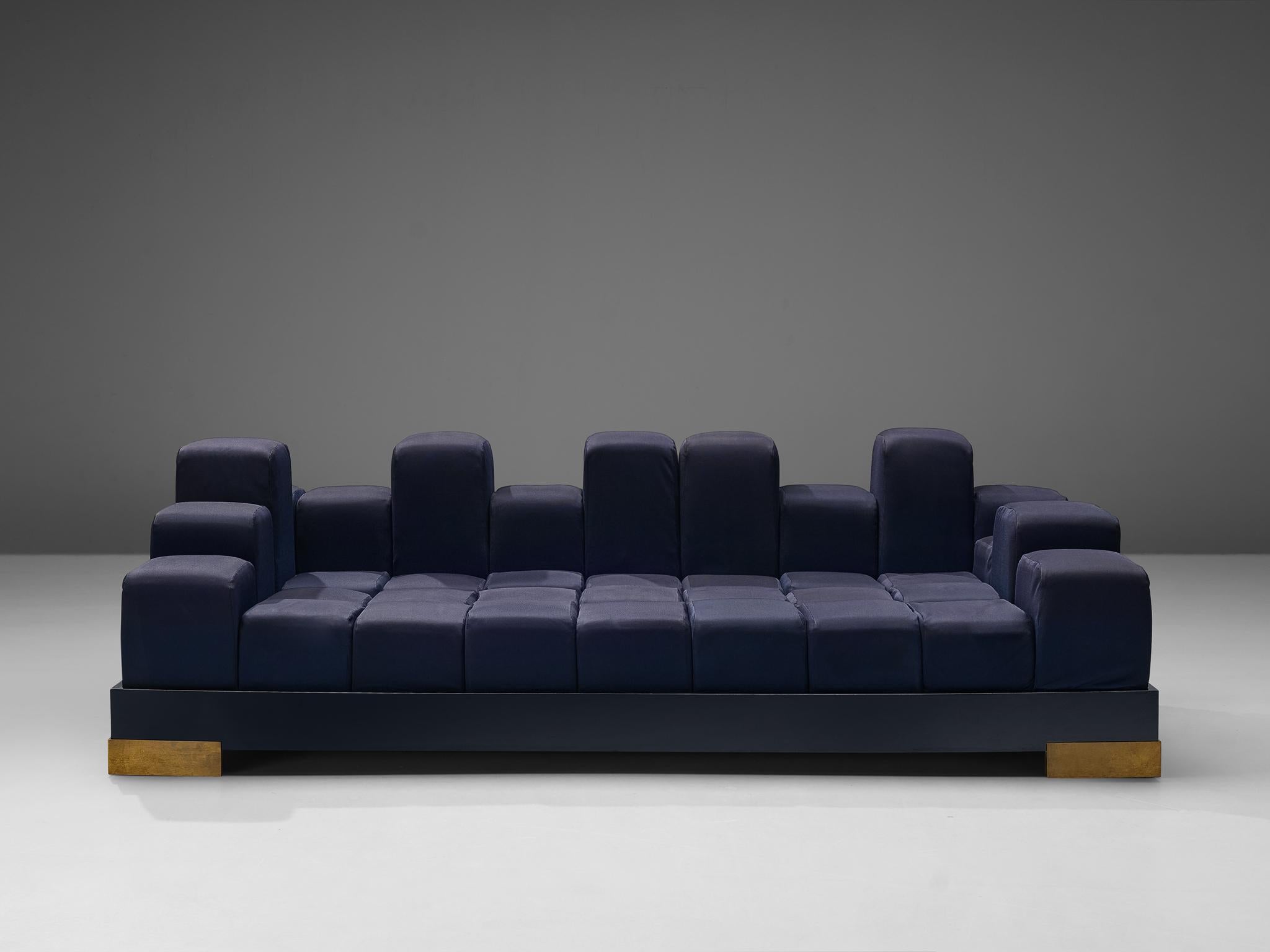 Postmodern Italian 'Manhattan Skyline' Sofa in Blue Upholstery  In Good Condition For Sale In Waalwijk, NL
