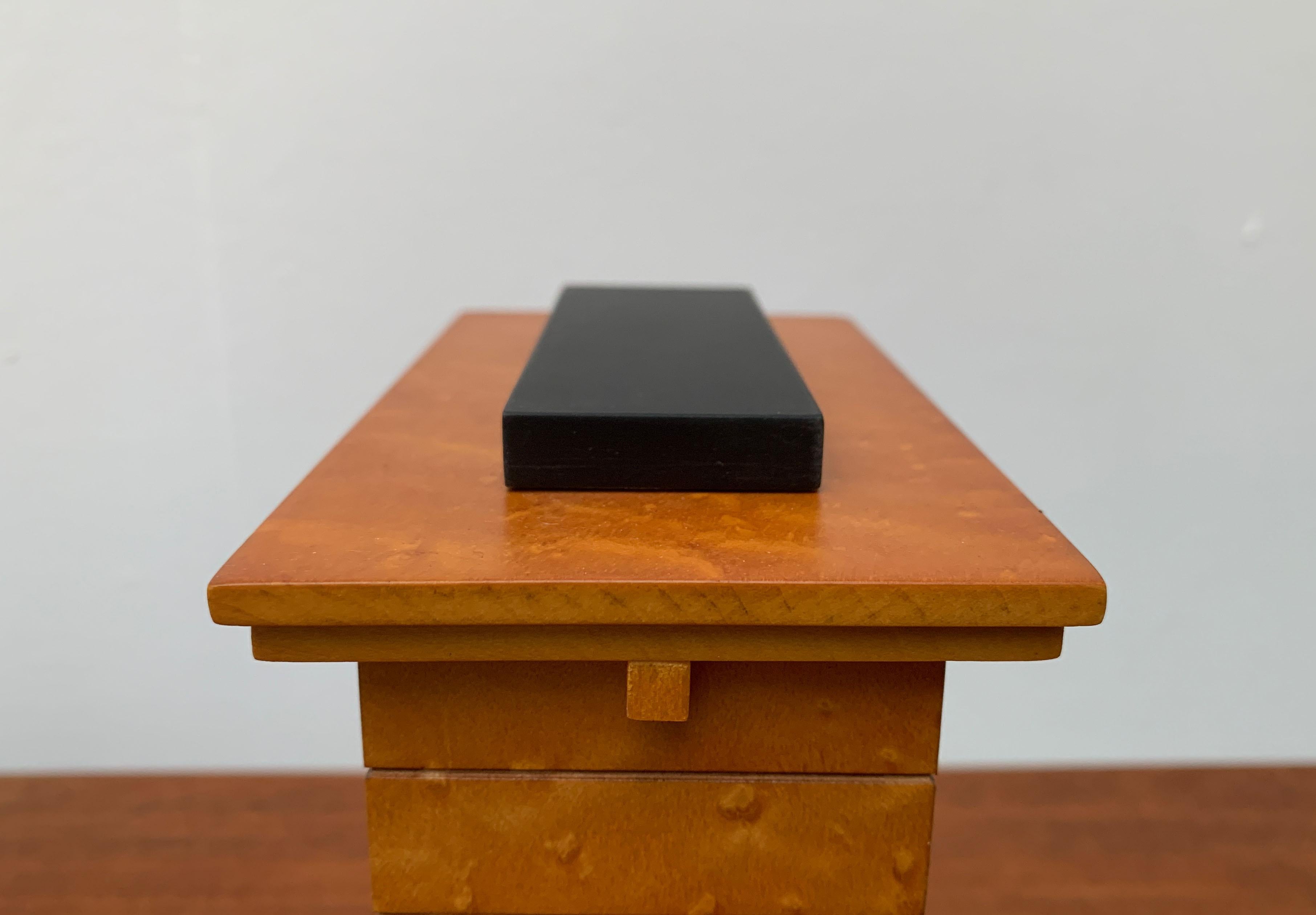 Postmodern Italian Mantel Clock by Michael Graves for Alessi, 1980s For Sale 3