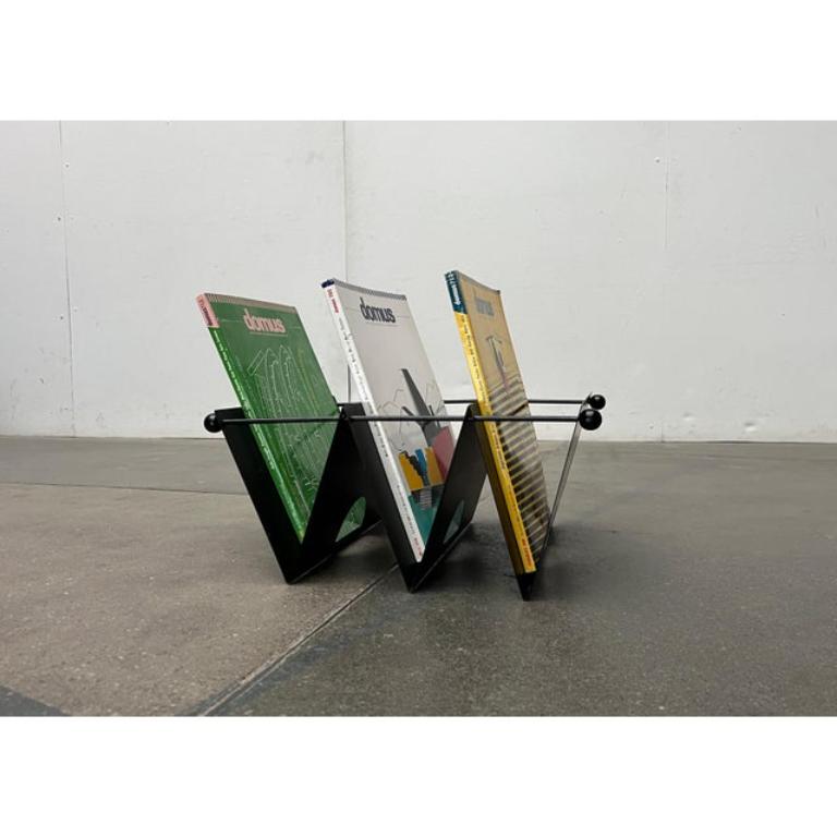 Postmodern Italian Metal Magazine Rack Holder, 1980s For Sale 10