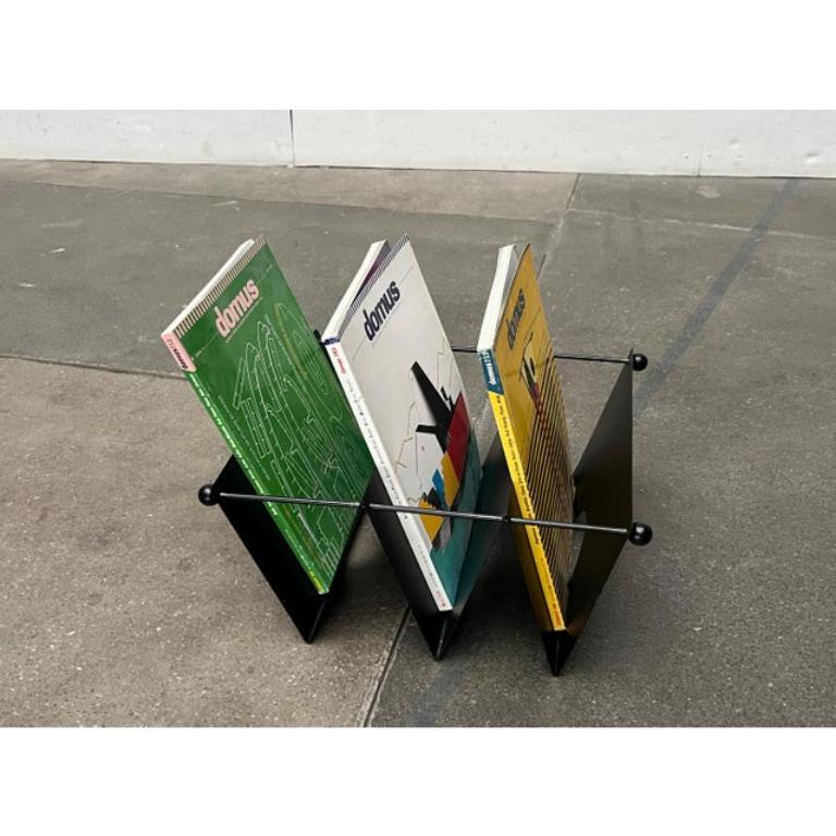 Postmodern Italian Metal Magazine Rack Holder, 1980s For Sale 1