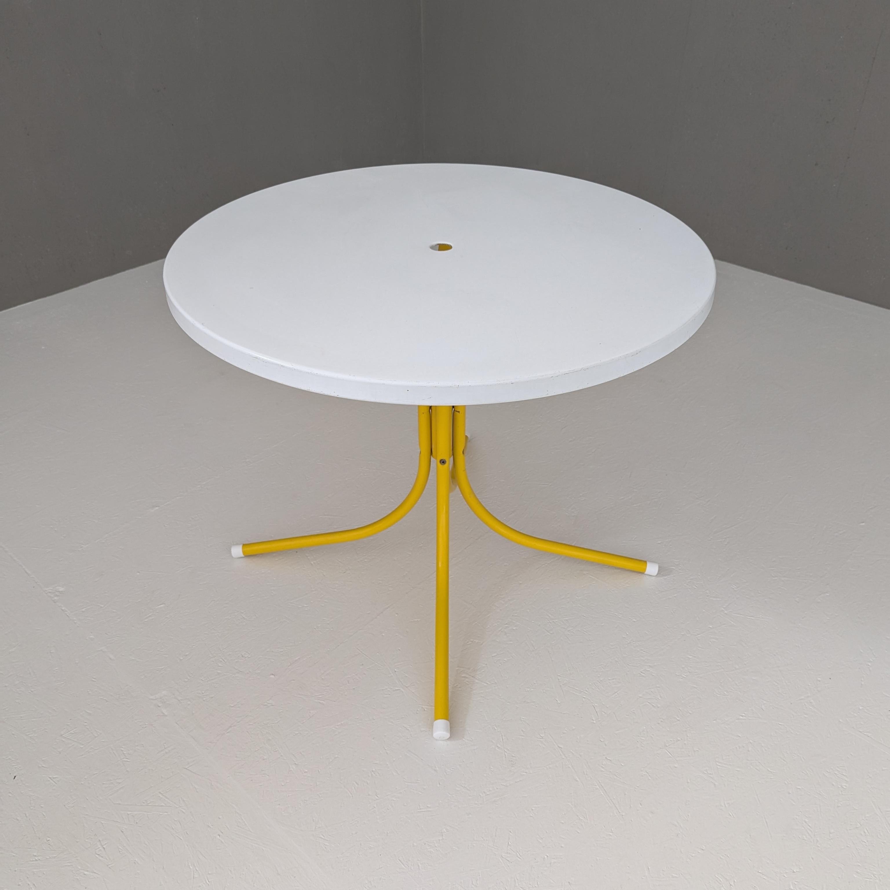 Postmodernes italienisches Esszimmer-Set aus Metalldrahtgeflecht von EMU, 1980er Jahre im Angebot 4