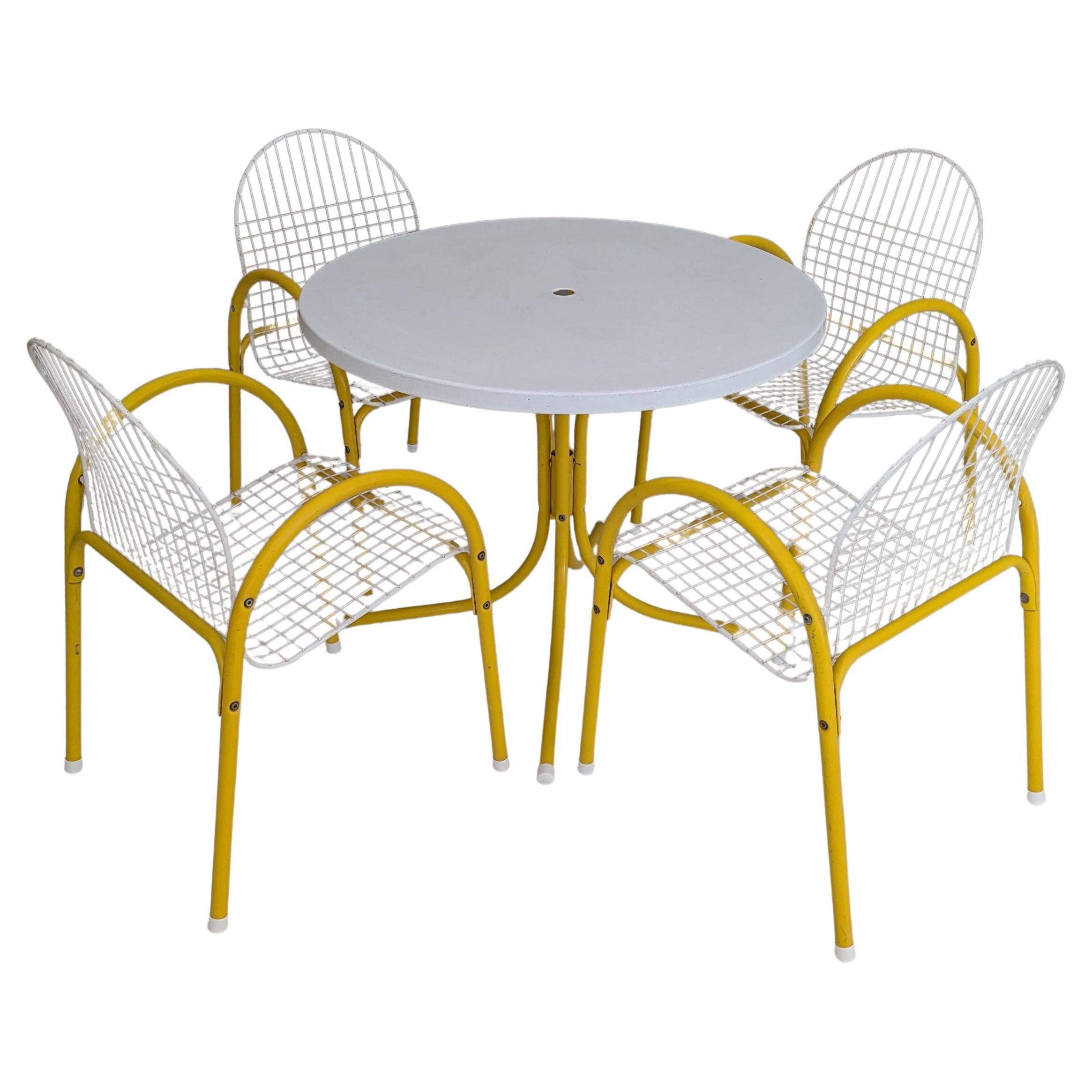 Postmodernes italienisches Esszimmer-Set aus Metalldrahtgeflecht von EMU, 1980er Jahre im Angebot