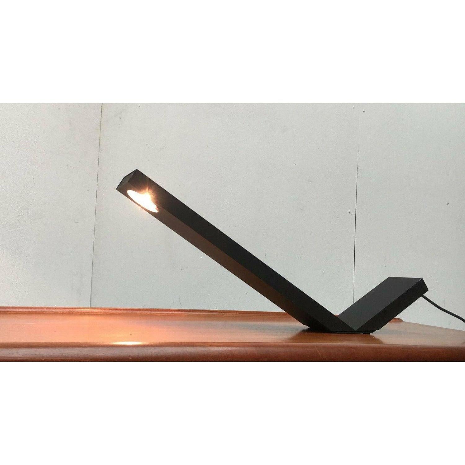 Postmoderne Lampe de bureau italienne postmoderne Gli de Marco Zotta pour Eleusi, années 1980 en vente