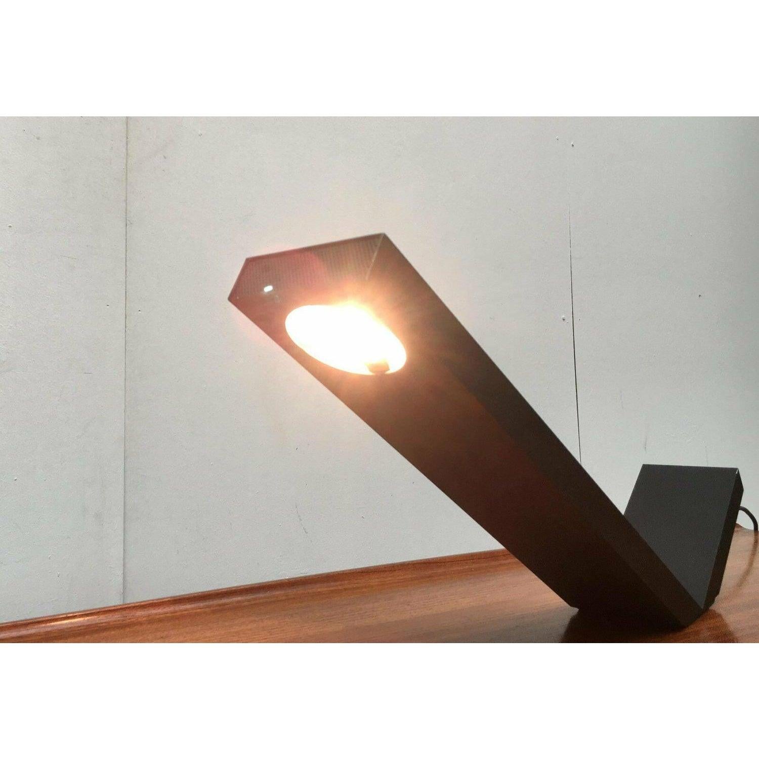 20ième siècle Lampe de bureau italienne postmoderne Gli de Marco Zotta pour Eleusi, années 1980 en vente