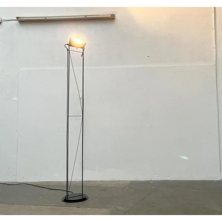 Lámpara de pie italiana postmoderna modelo Opus Terra para Lumina, años 80 en venta 2
