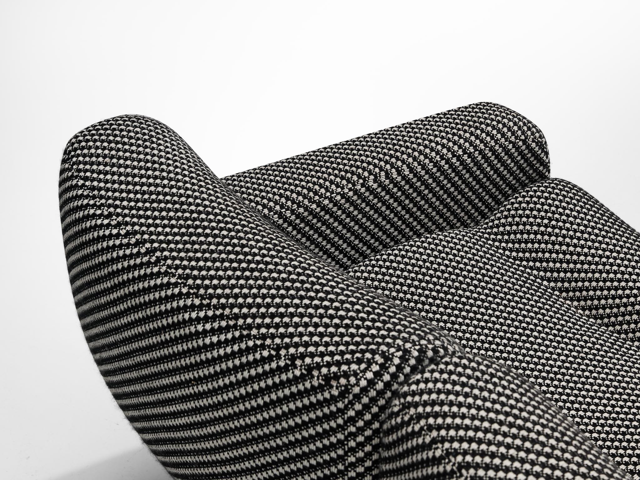 Postmodern Italian Modular Sofa in Checkered Upholstery For Sale 4