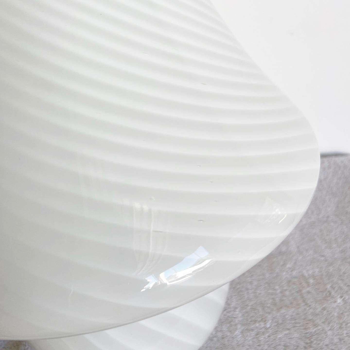Italiano Lampada da tavolo postmoderna italiana a fungo di Murano in vendita