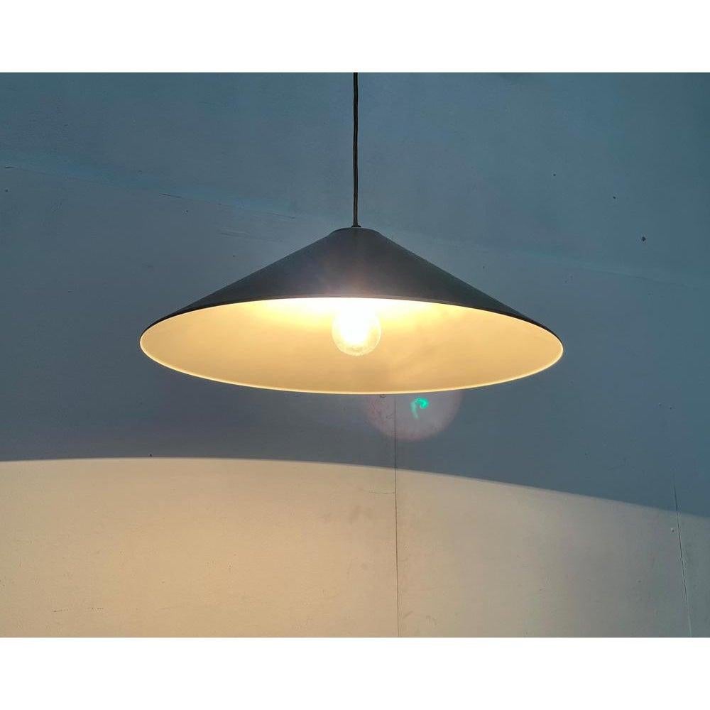 Italiano Lampada a sospensione italiana postmoderna di Enzo Mari & Giancarlo Fassina, anni '70 in vendita