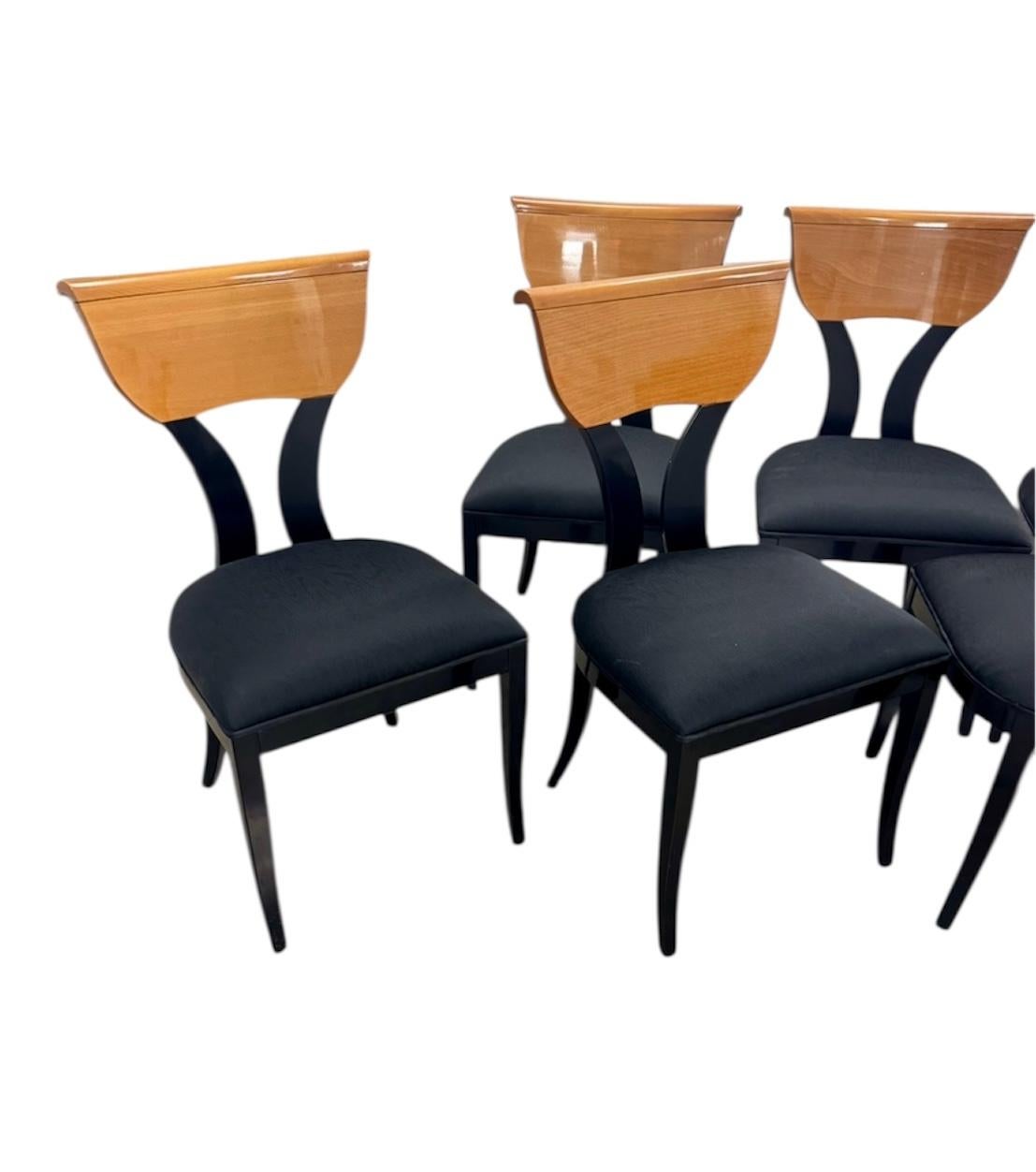 Postmoderner italienischer Pietro Costantini für Ello Klismos Esszimmerstühle im Angebot 4