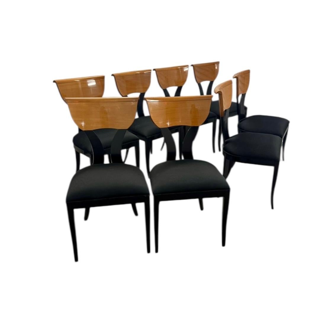 Postmoderner italienischer Pietro Costantini für Ello Klismos Esszimmerstühle (Lackiert) im Angebot