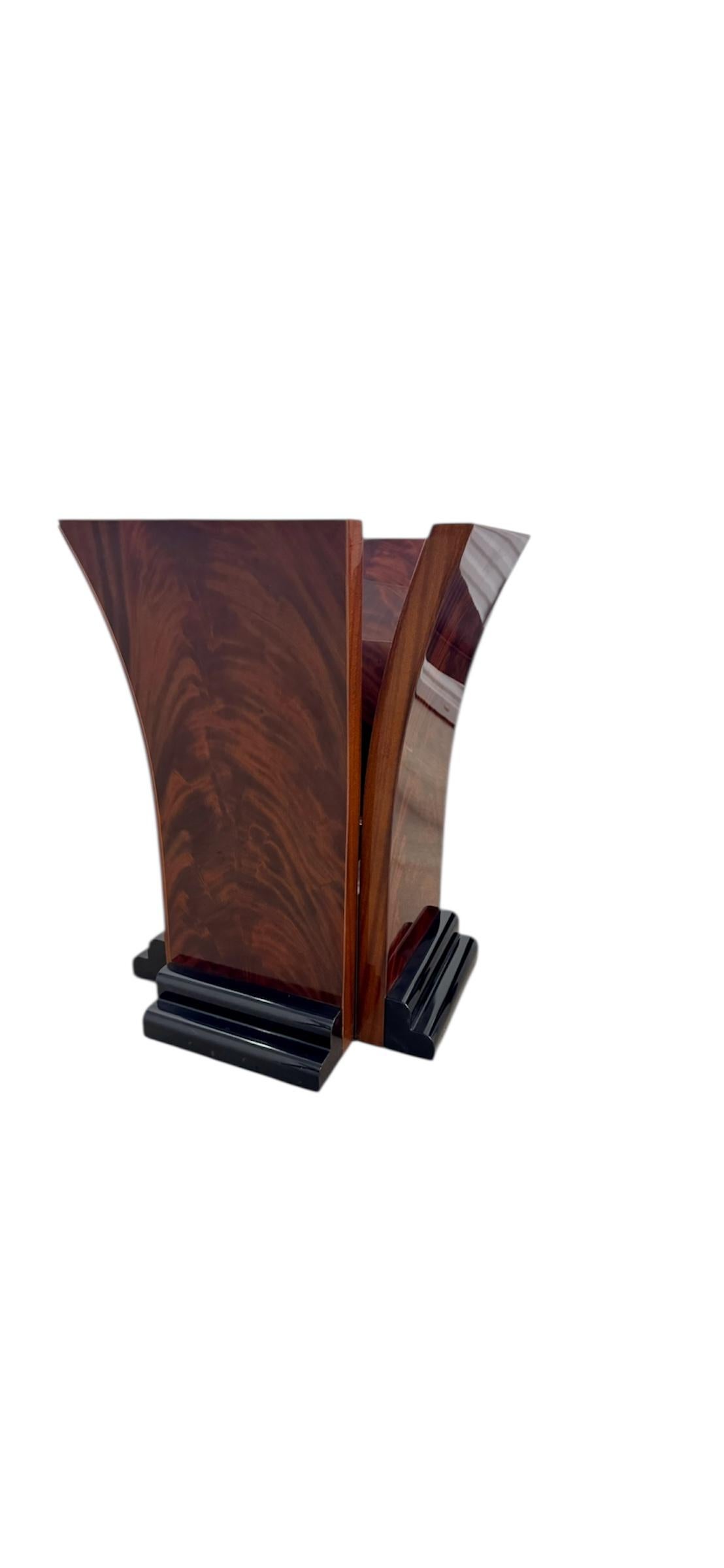 Late 20th Century Postmodern Italian Pietro Costantini for Ello Lacquered Dining Table Base For Sale