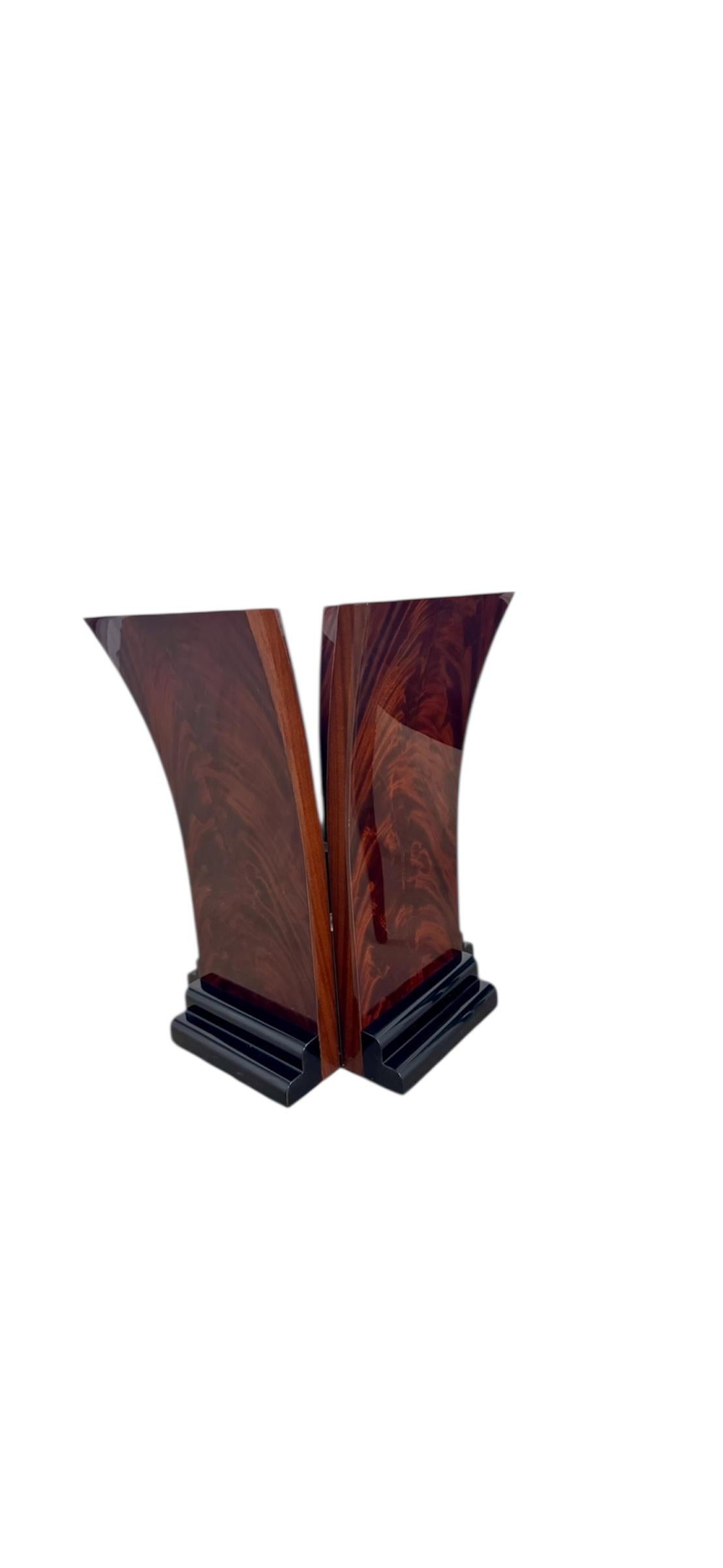 Postmodern Italian Pietro Costantini for Ello Lacquered Dining Table Base For Sale 2