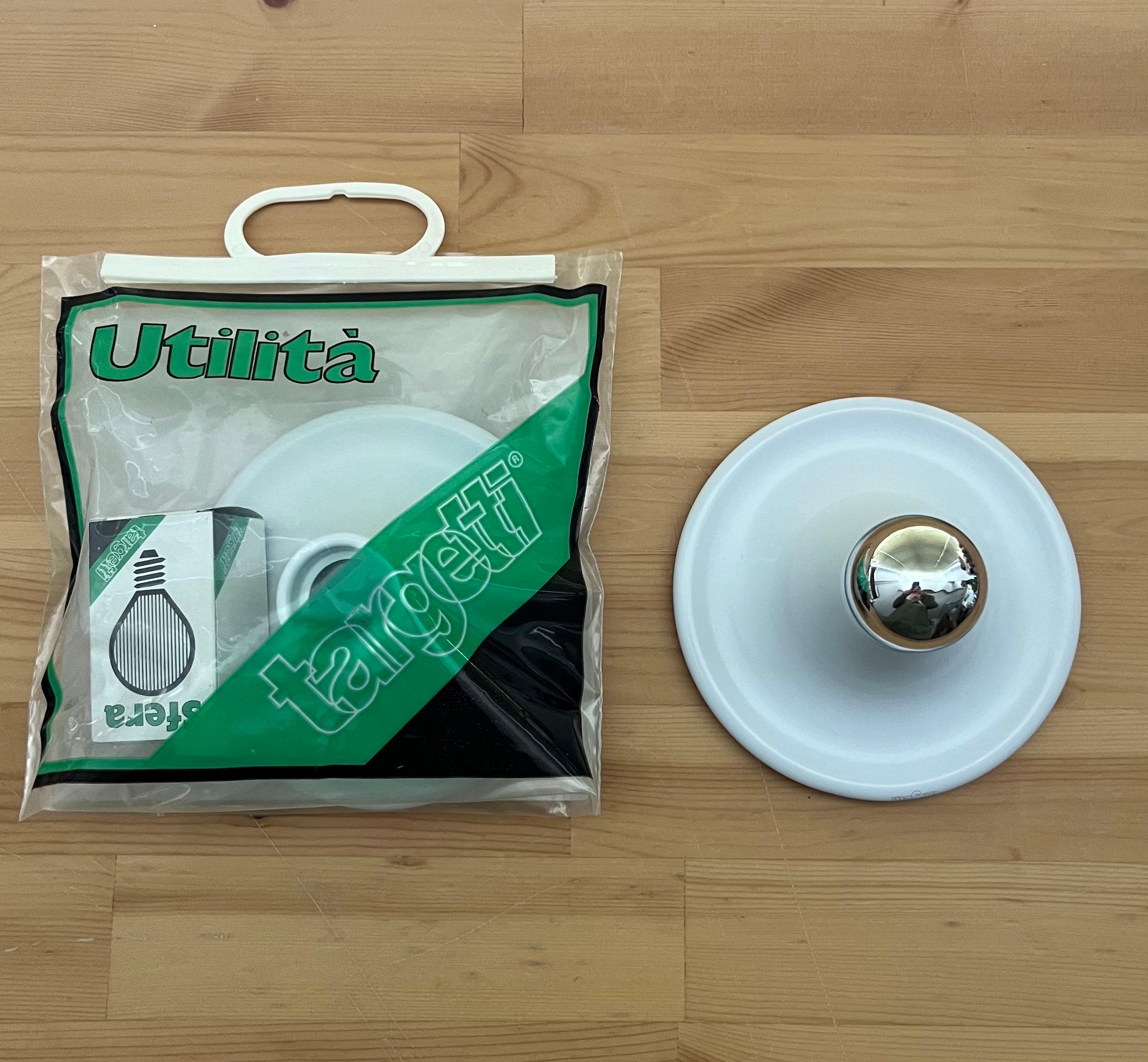 Postmodern Italian Set of Three White Wall Sconces by Targetti Sankey, 1980s For Sale 4