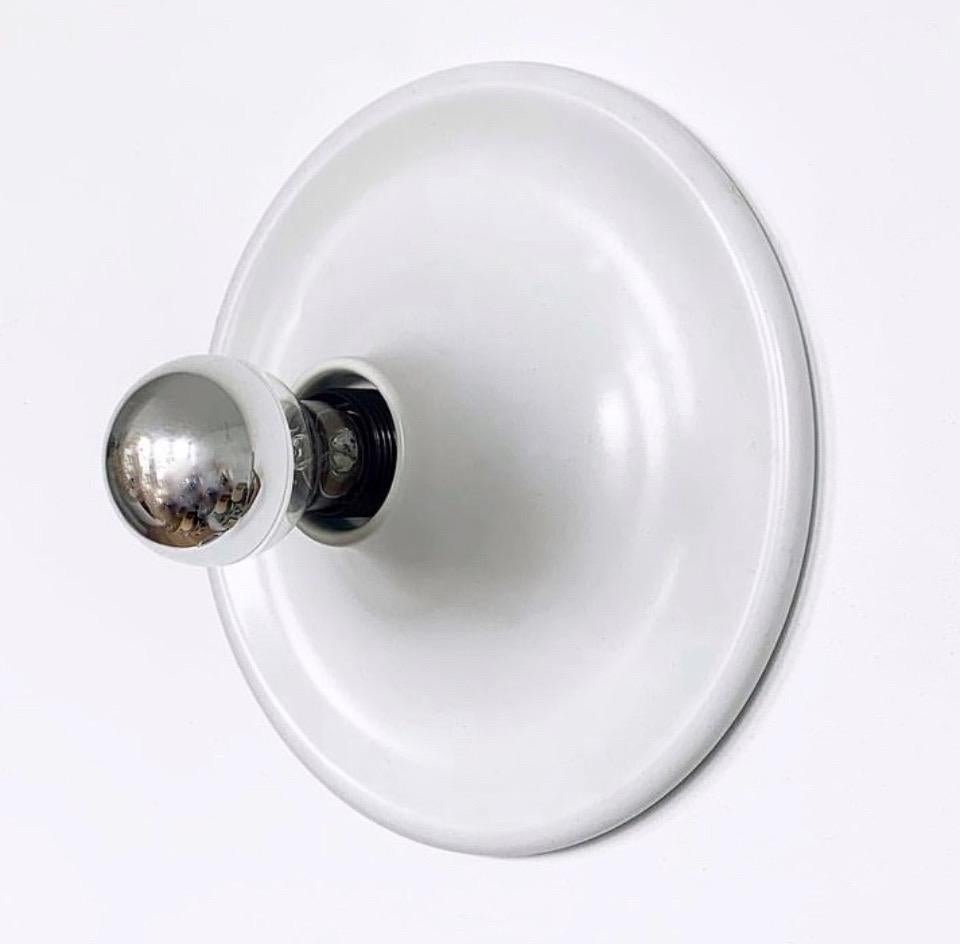 Cool Postmodern Set of Three White Wall Sconces or Flush Mounts by Targetti Sankey. Model: 376 Blanco. These fixtures were designed and manufactured in Italy during 1980s
These fixtures have never been used, the condition is Excellent. “Targetti”