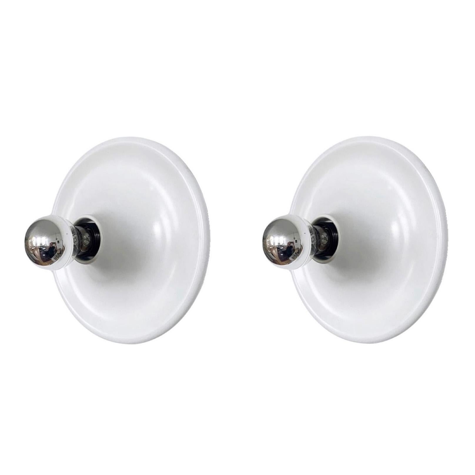 Postmodern Italian Set of Three White Wall Sconces by Targetti Sankey, 1980s For Sale 1