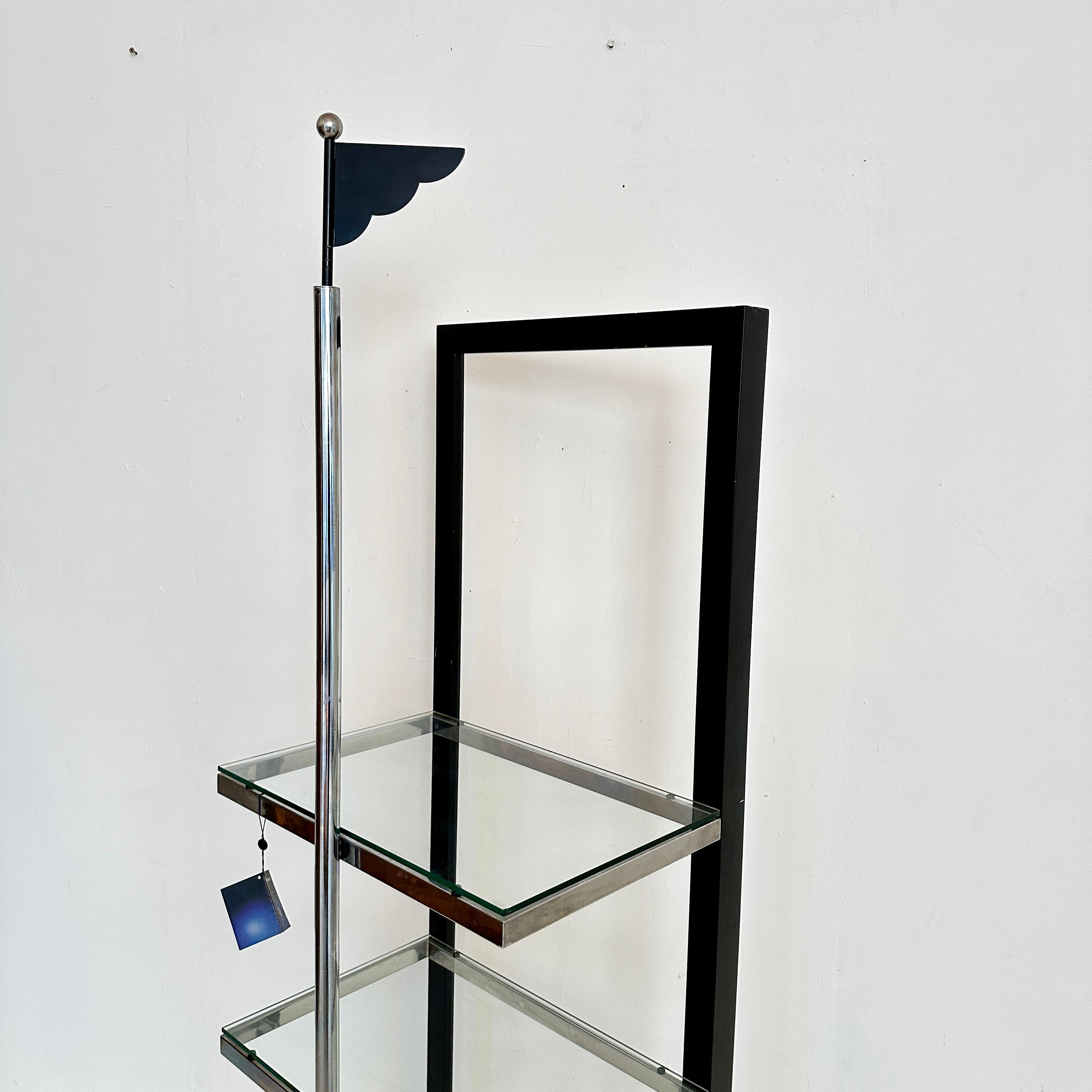Étagère italienne postmoderne de Ponti Terenghi en chrome, Wood Wood noir et verre, 1980 en vente 6