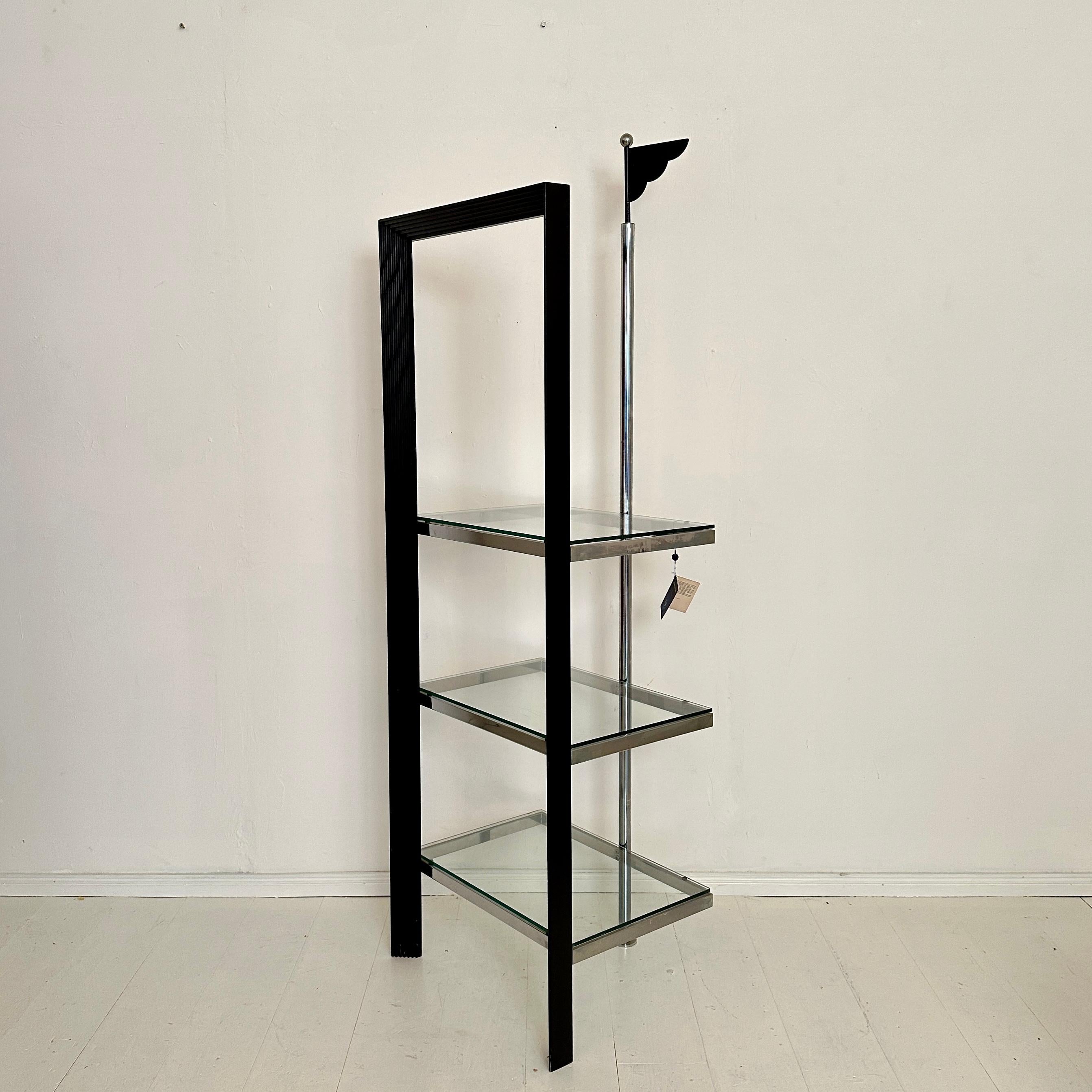 Métal Étagère italienne postmoderne de Ponti Terenghi en chrome, Wood Wood noir et verre, 1980 en vente