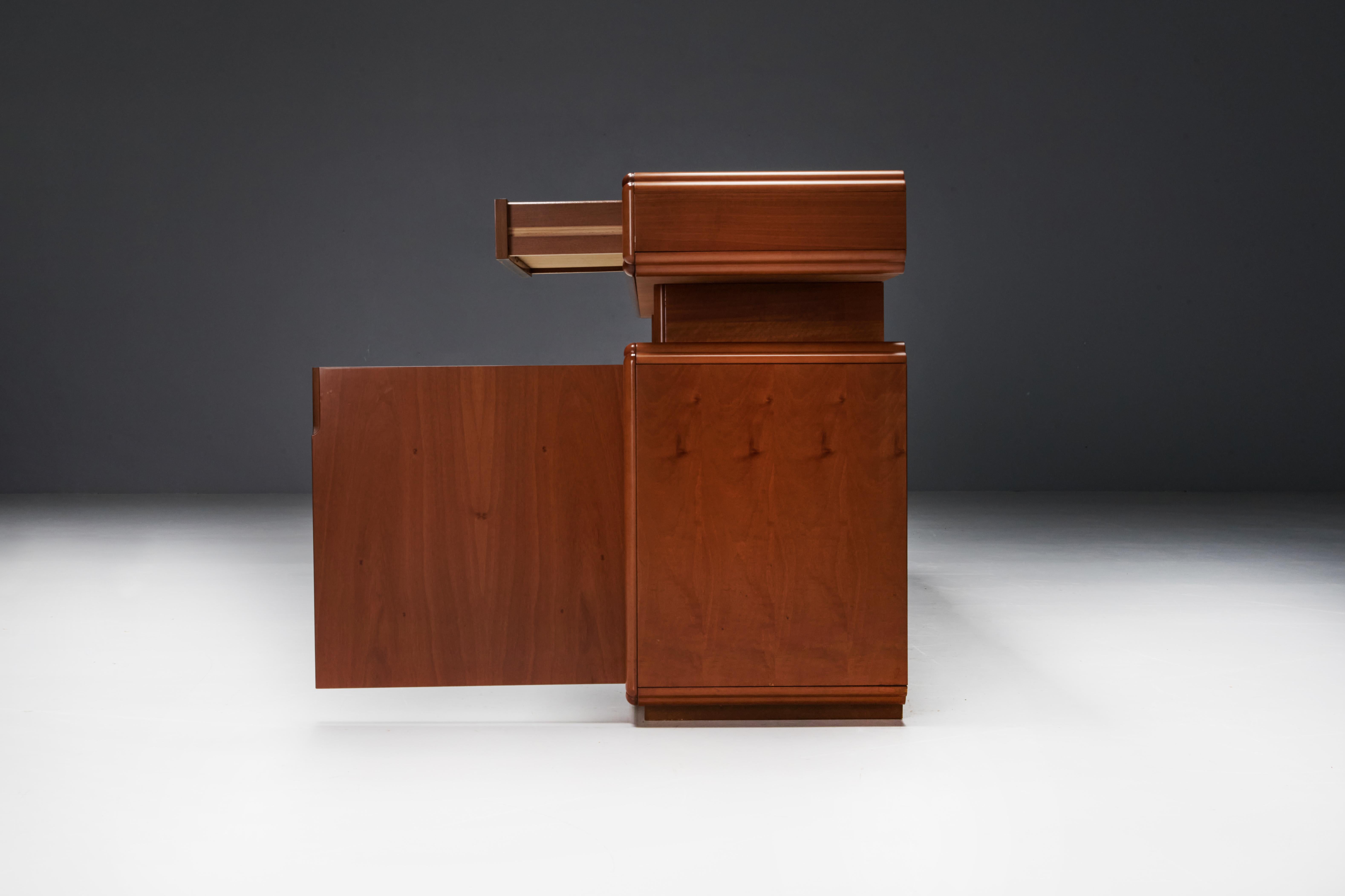 Postmodern Italian Sideboard in Canaletto Walnut, Italy, 1970s For Sale 4