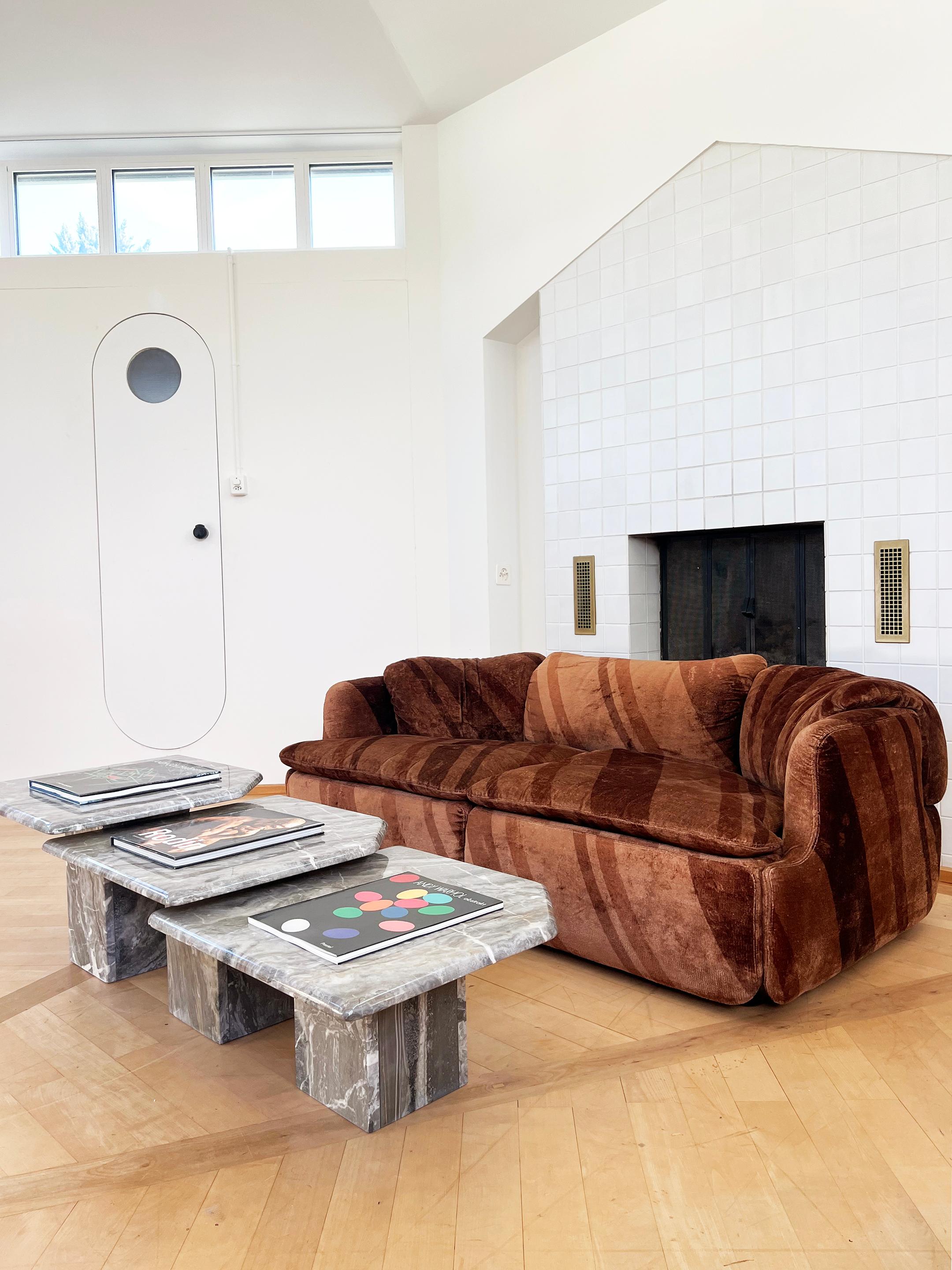 Postmodern Italian Vintage Grey and Cream Marble Nesting Tables-- Set of 3 In Good Condition For Sale In Basel, BS