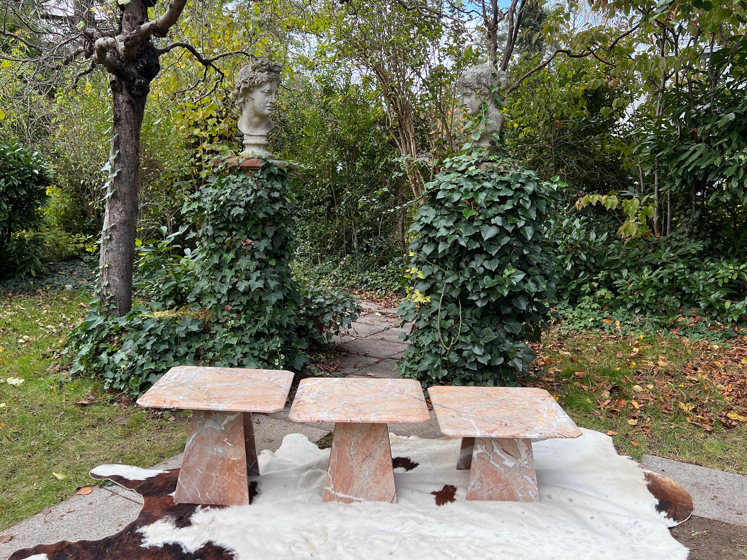 Postmodern Italian Vintage Pink Marble Nesting Tables-- Set of 3 In Good Condition For Sale In Basel, BS