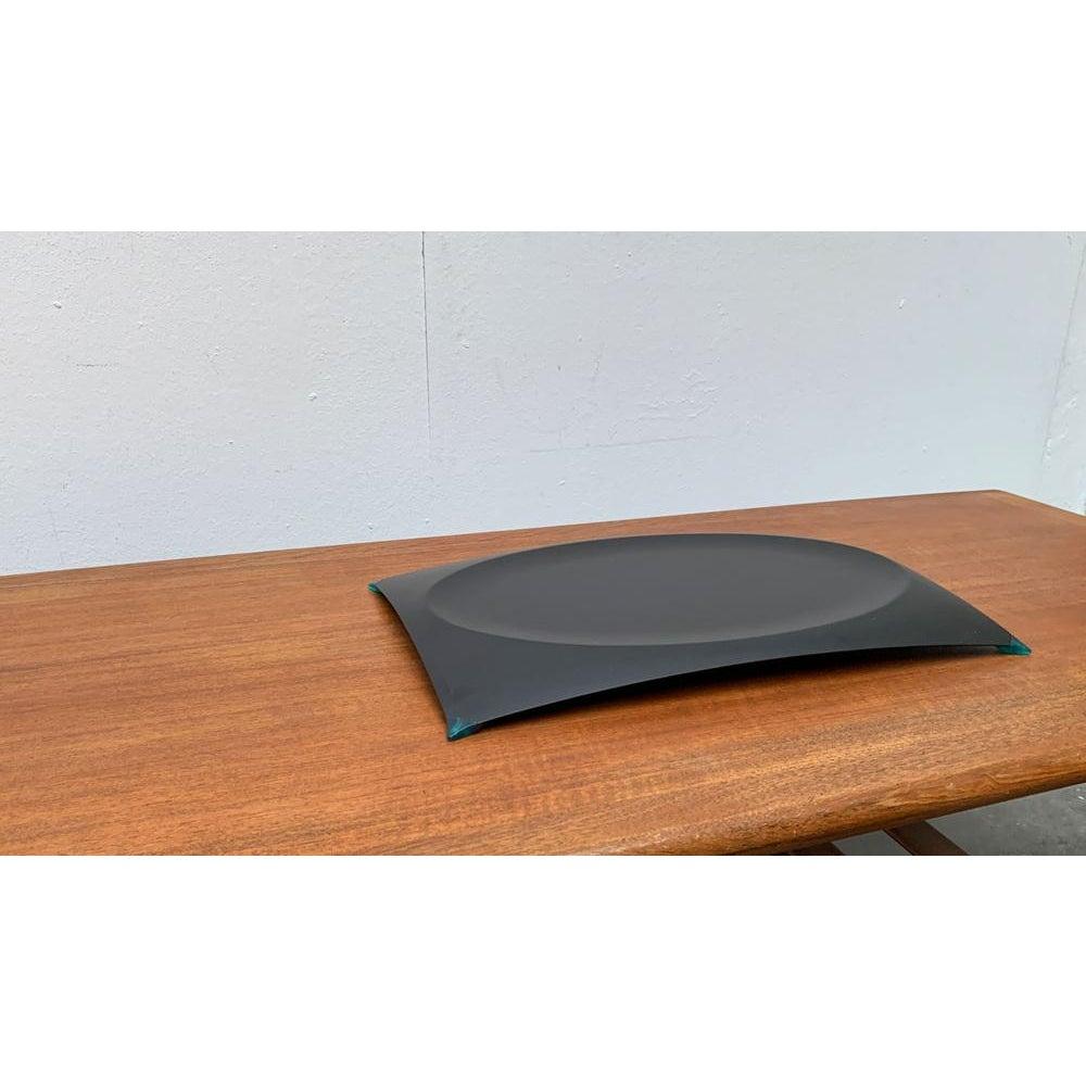 Postmoderne italienische Voilà Voilà Tablettenschale aus Metall von Philippe Starck, 1980er Jahre im Zustand „Hervorragend“ im Angebot in Hamburg, DE