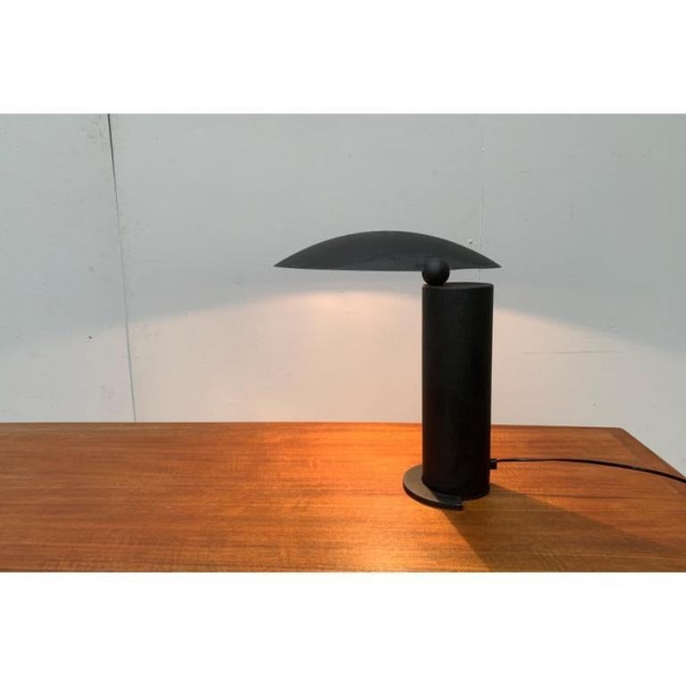 Postmoderne italienische Washington-Tischlampe von Jean Michel Wilmotte, 1980er Jahre (Metall) im Angebot