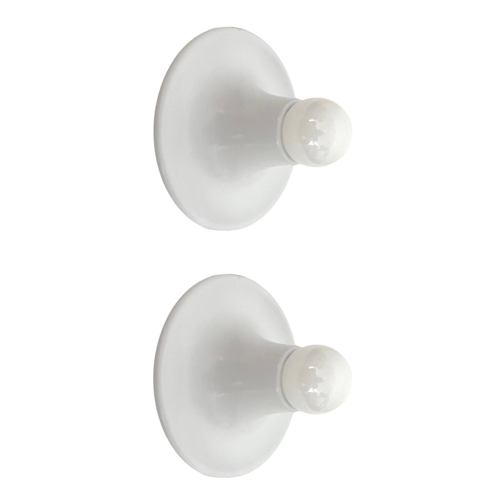 Postmodern Italian White Pair of Wall Sconces by Targetti Sankey, 1980s For Sale 6