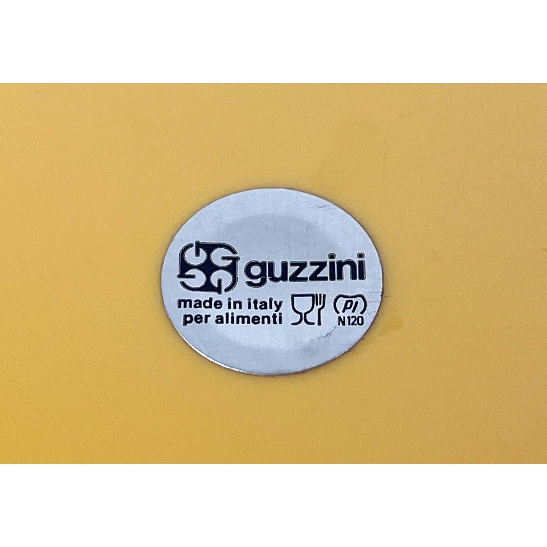 Plateau en plastique jaune italien postmoderne de Guzzini en vente 7