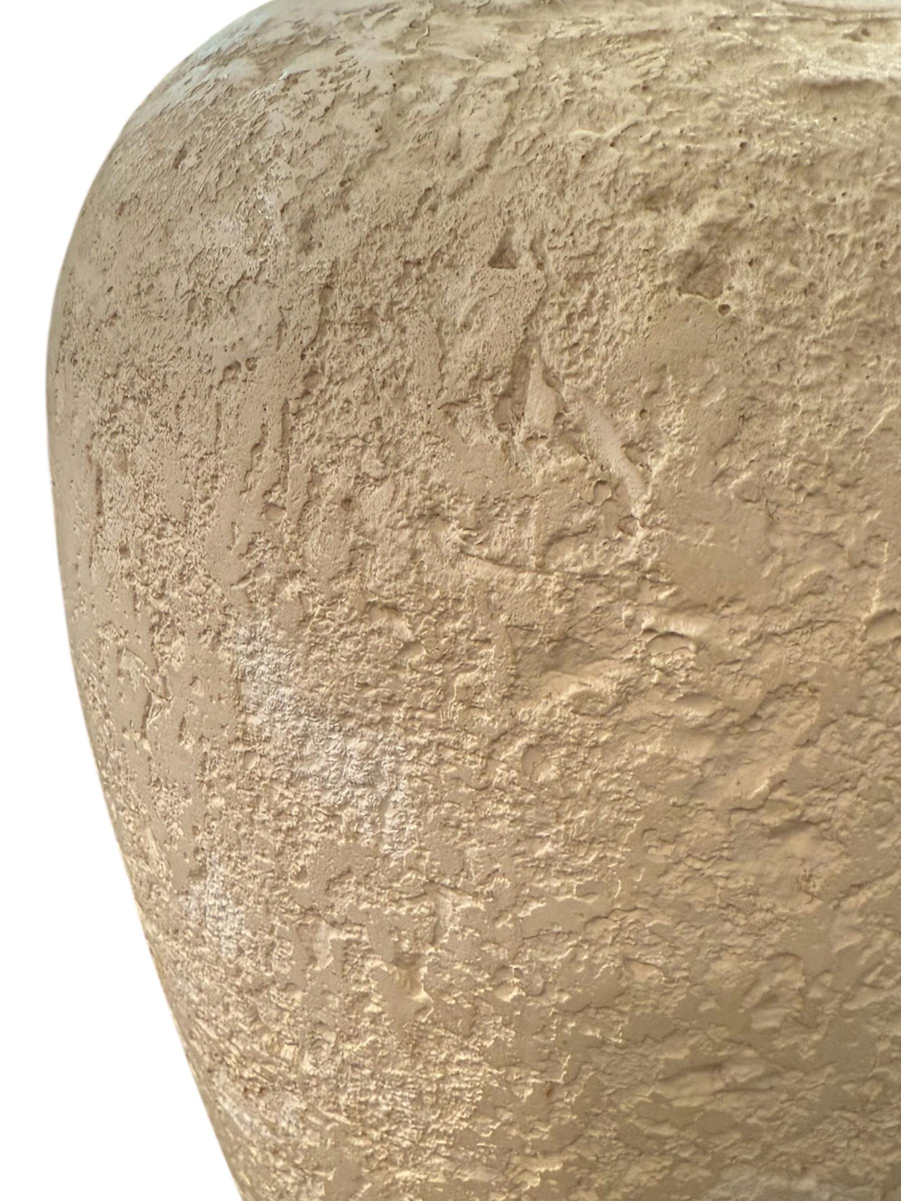 20th Century Postmodern Ivory Textured Pottery Ceramic Plaster Small Table Lamp For Sale