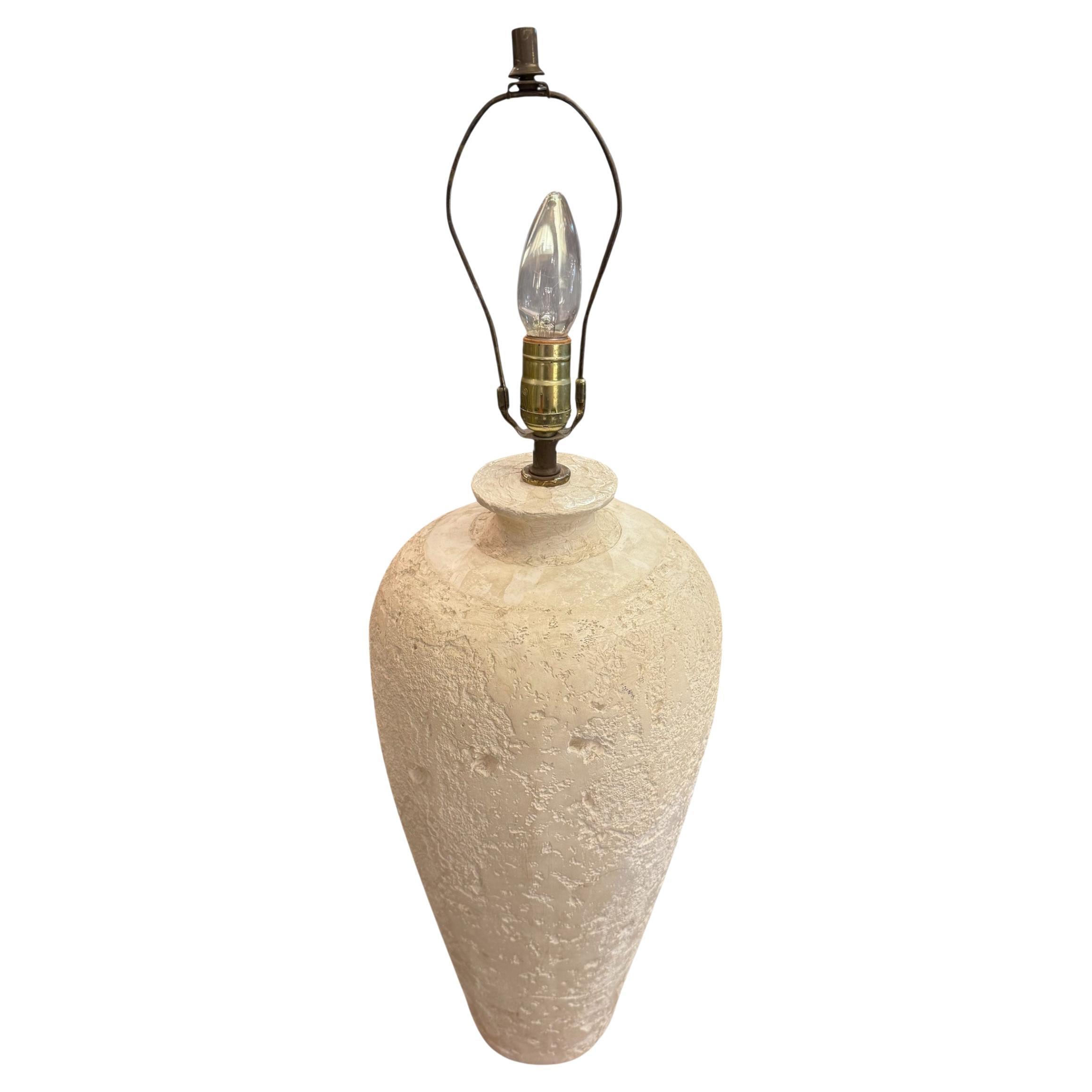 Piccola lampada da tavolo postmoderna in ceramica e gesso color avorio