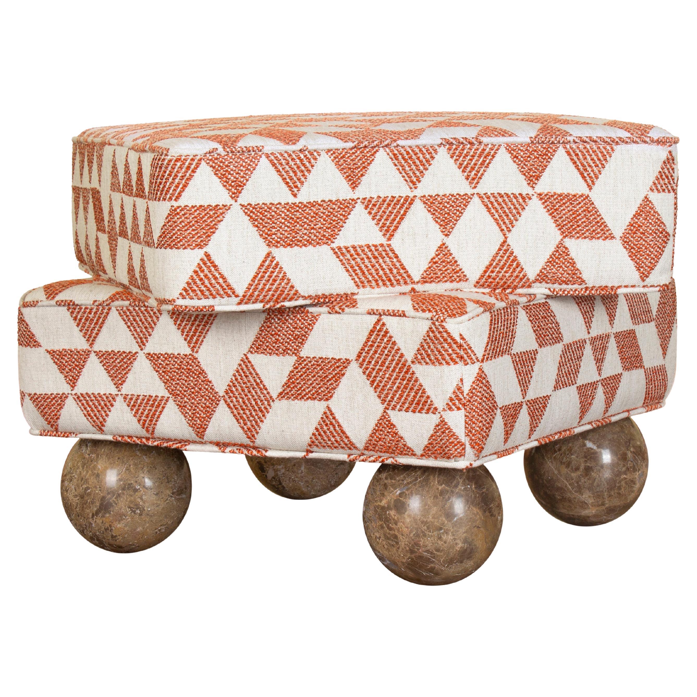 Tabouret Madonna postmoderne en velours jacquard et marbre fabriqué au Portugal par Malabar en vente