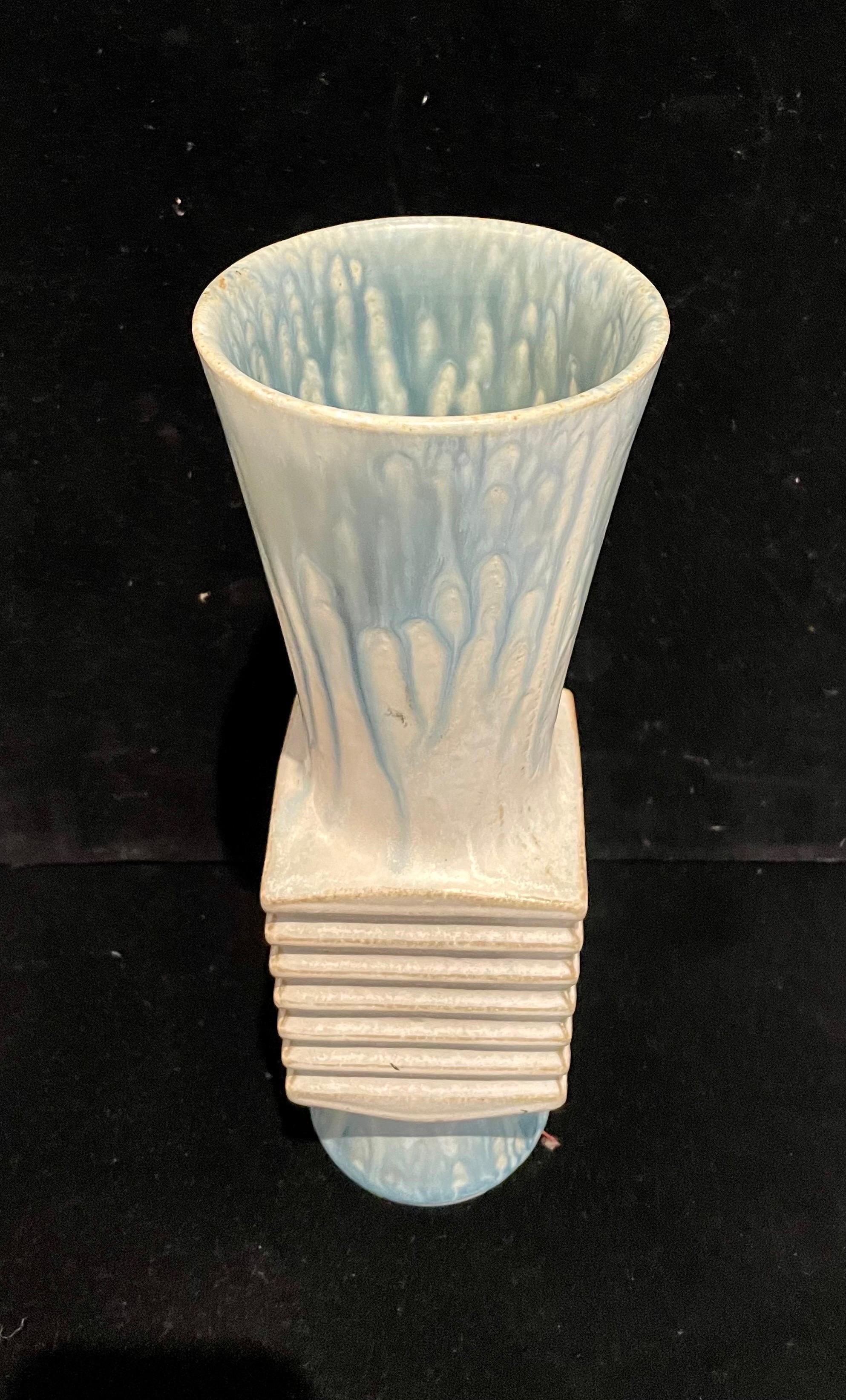 Giapponese Vaso postmoderno in ceramica Ikebana giapponese in vendita
