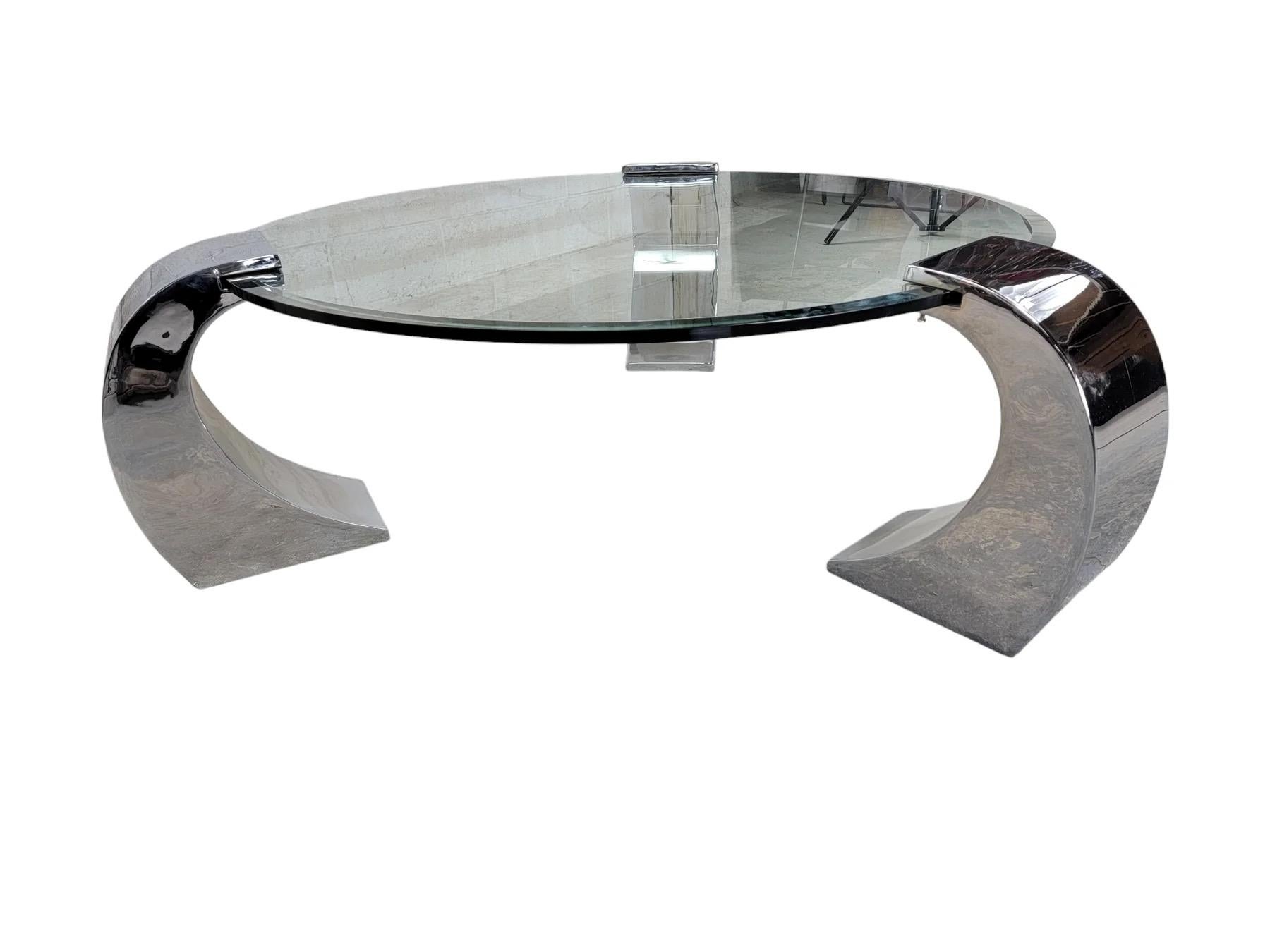 Table basse postmoderne Karl Spinger à pieds en porte-à-faux biseauté et chromé Bon état - En vente à Chicago, IL