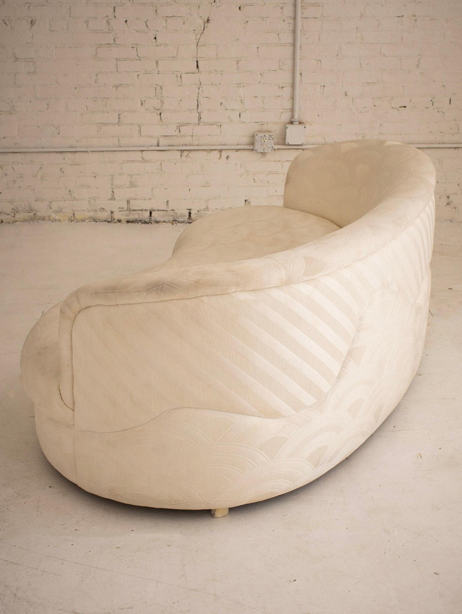 Postmodern Kidney Cloud Form Sofa In Fair Condition In Brooklyn, NY