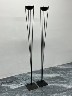Lampade da terra torchiere postmoderne Koch & Lowy in nero opaco, anni '80, una coppia
