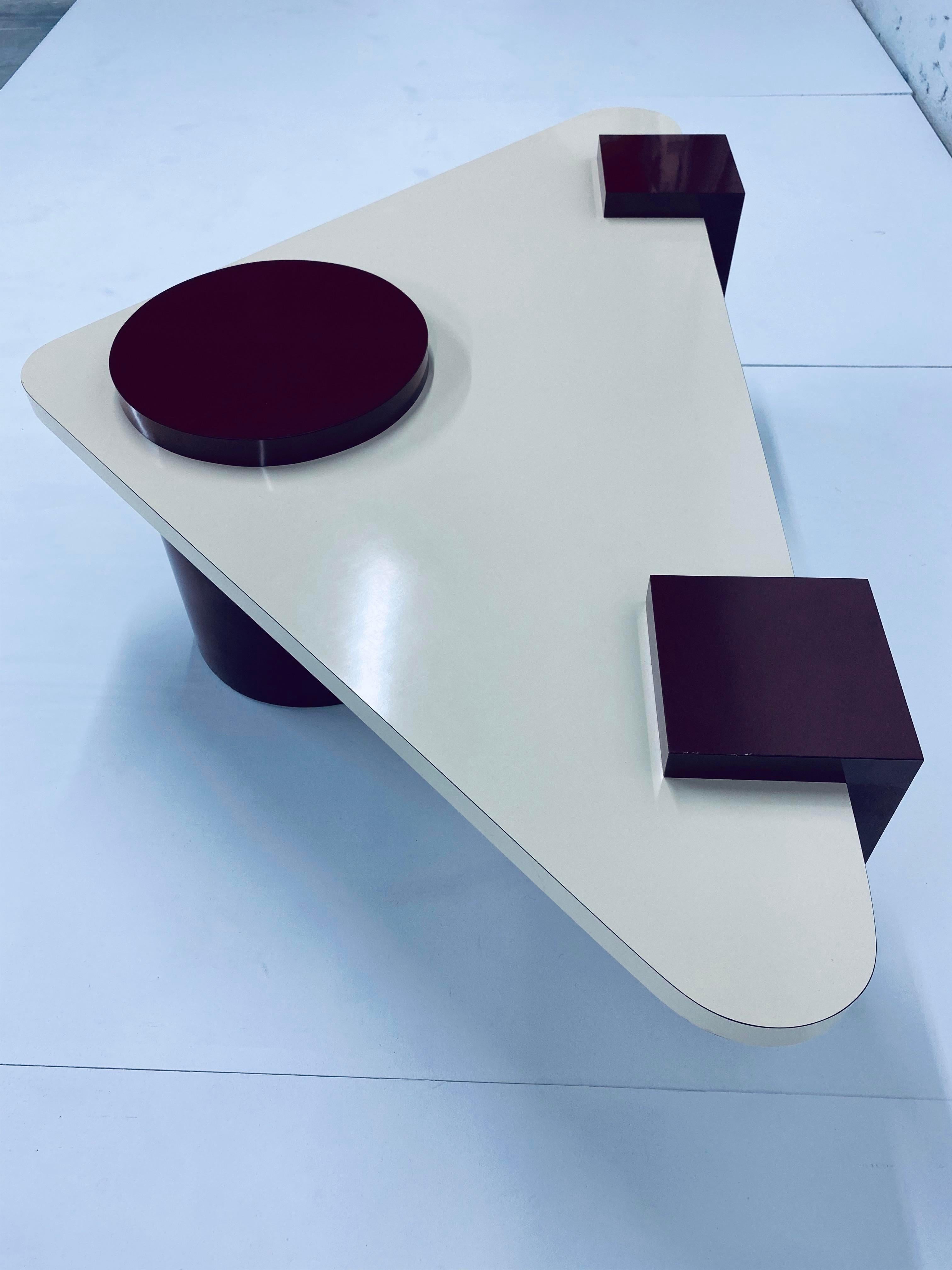 Postmodern Laminate Coffee Table, 1980s In Good Condition In Miami, FL