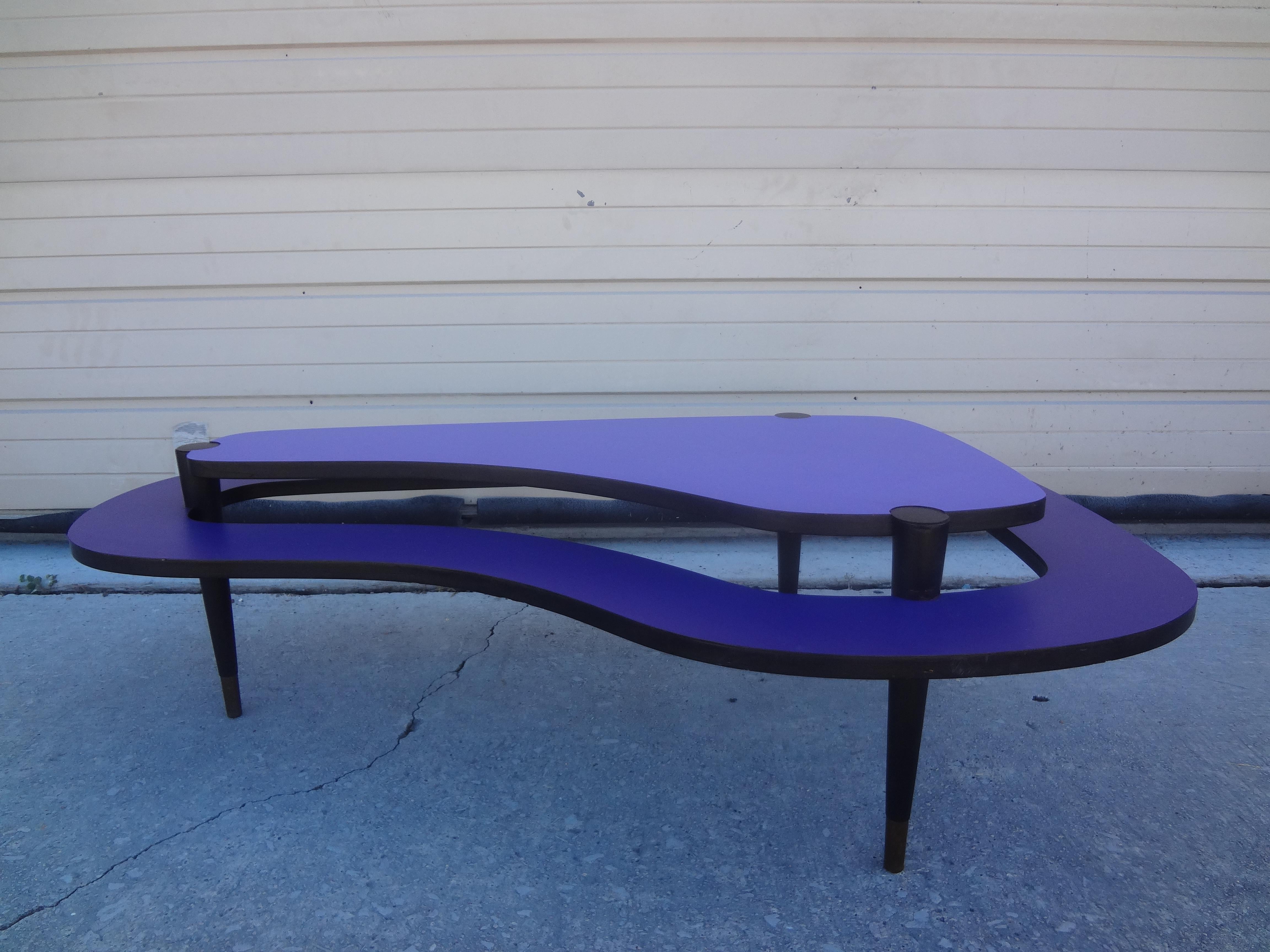 Postmodern Laminated Two Tiered Kidney Shaped Coffee Table In Good Condition For Sale In Houston, TX