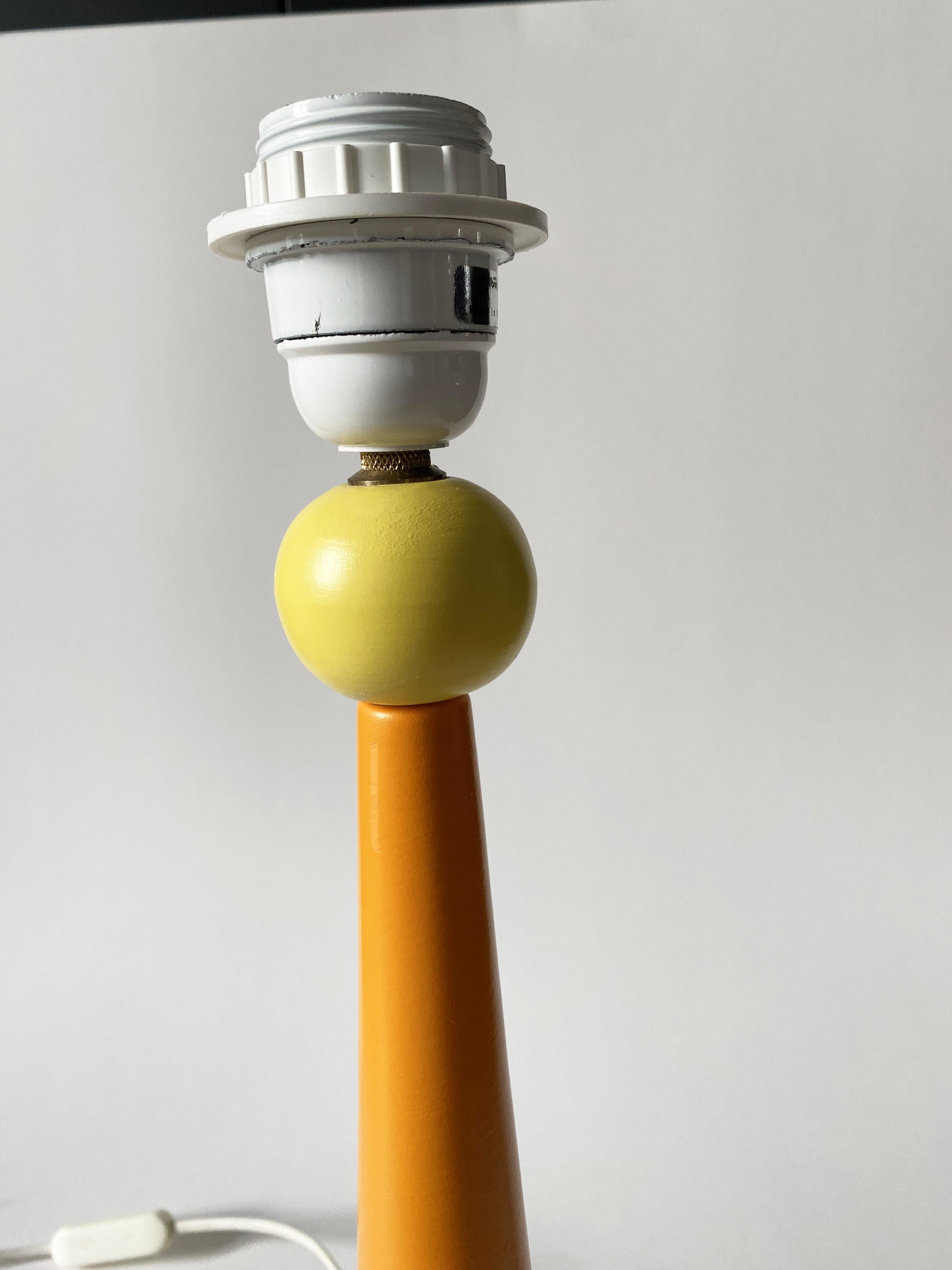 Postmodern Lamp in Ceramic, style of Memphis Milano or Olivier Villatte, 1980s.
Good condition.