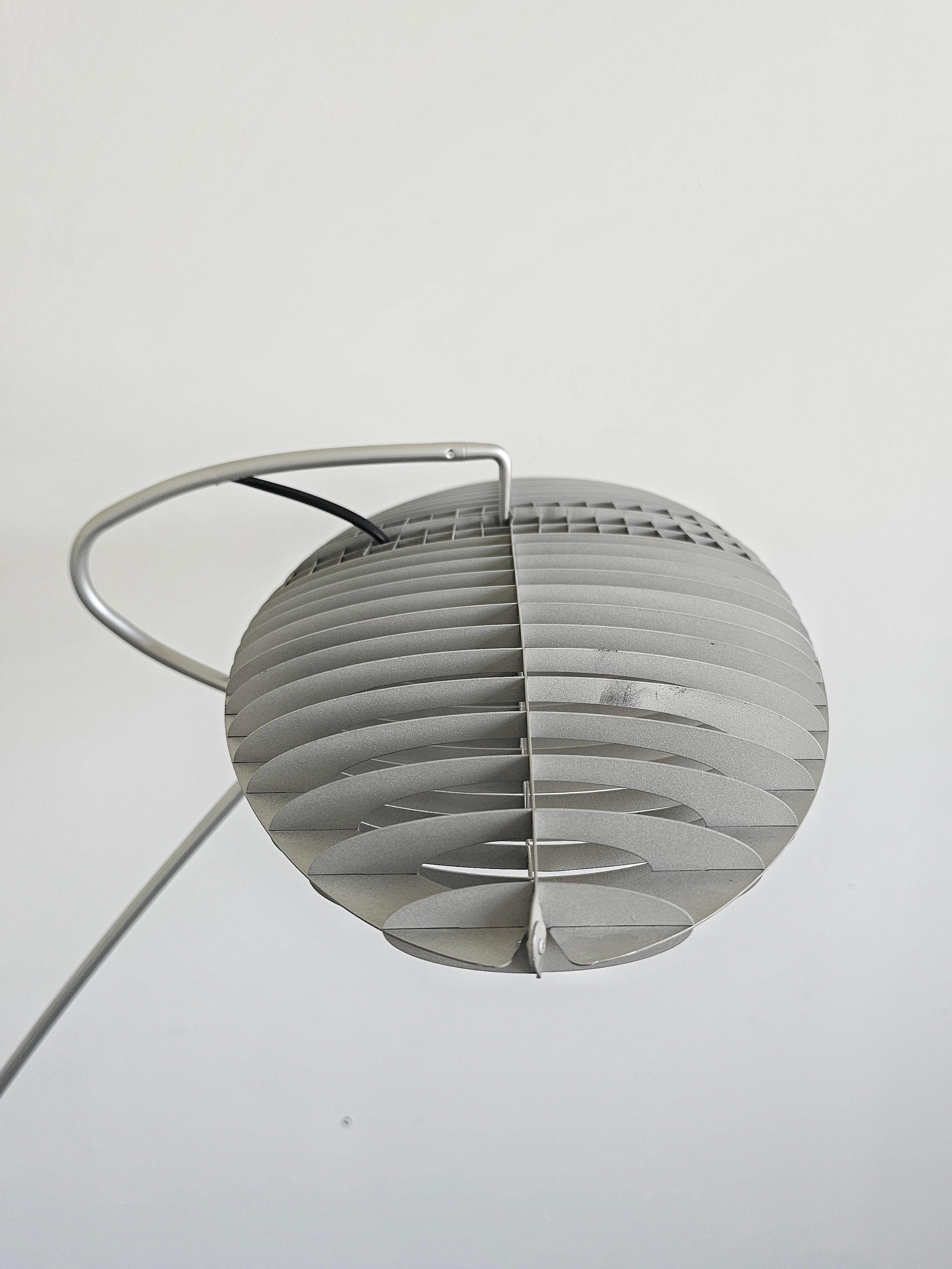 Postmoderne Lampe „Titania Terra“, entworfen von Alberto Meda und Paolo Rizzatto (Ende des 20. Jahrhunderts) im Angebot